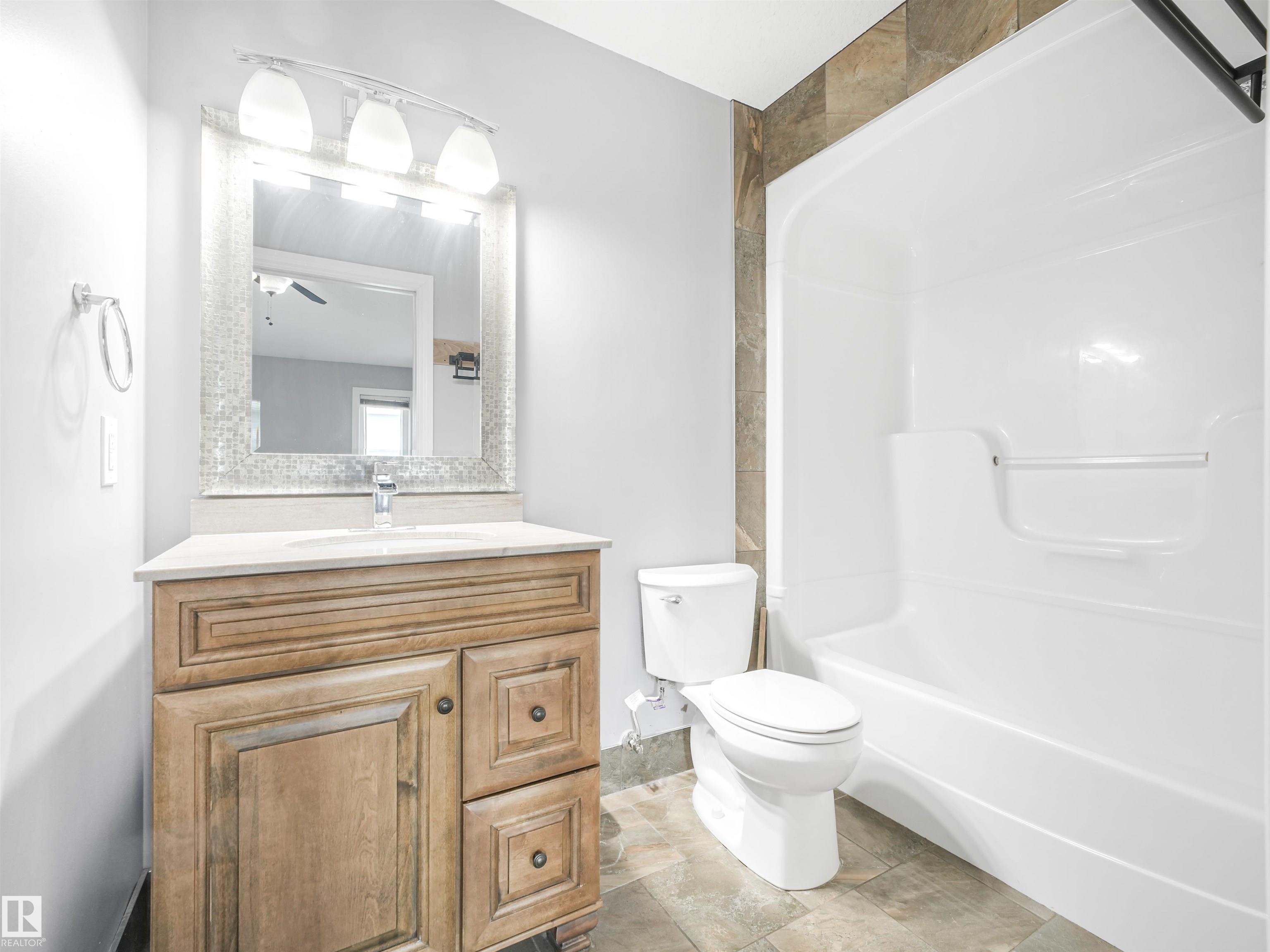 Photo 21 at 9 Deerfield Court, Deer Park, Spruce Grove