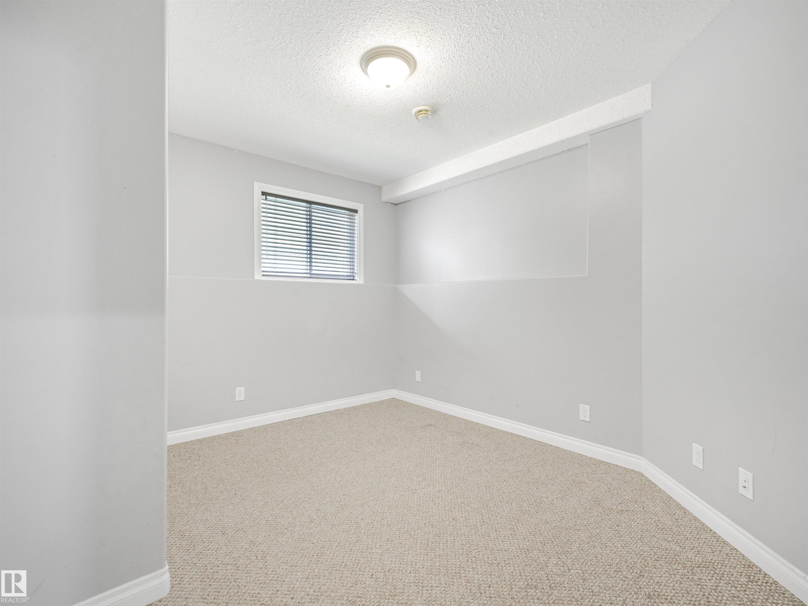 Photo 29 at 9 Deerfield Court, Deer Park, Spruce Grove