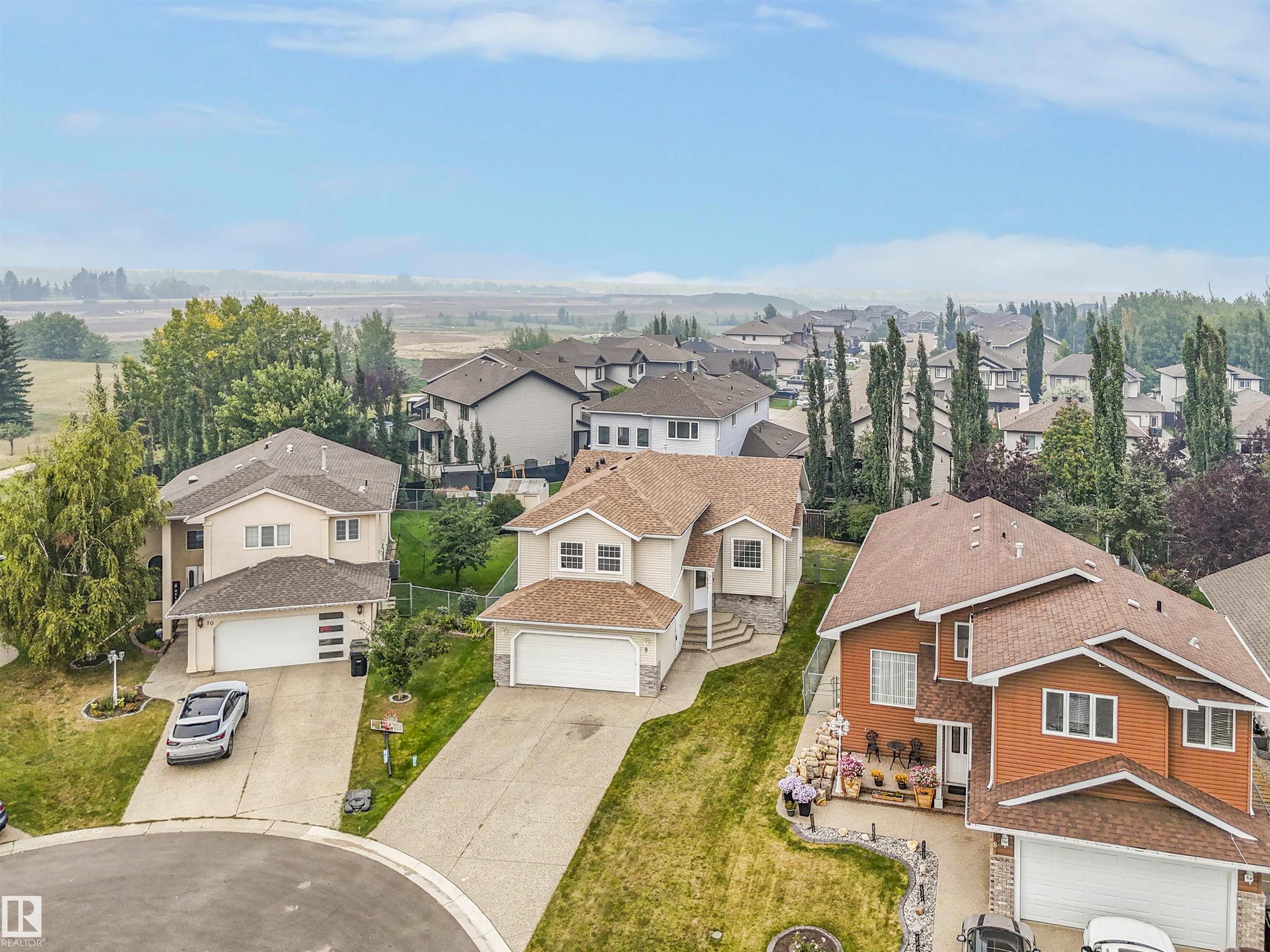 Photo 37 at 9 Deerfield Court, Deer Park, Spruce Grove