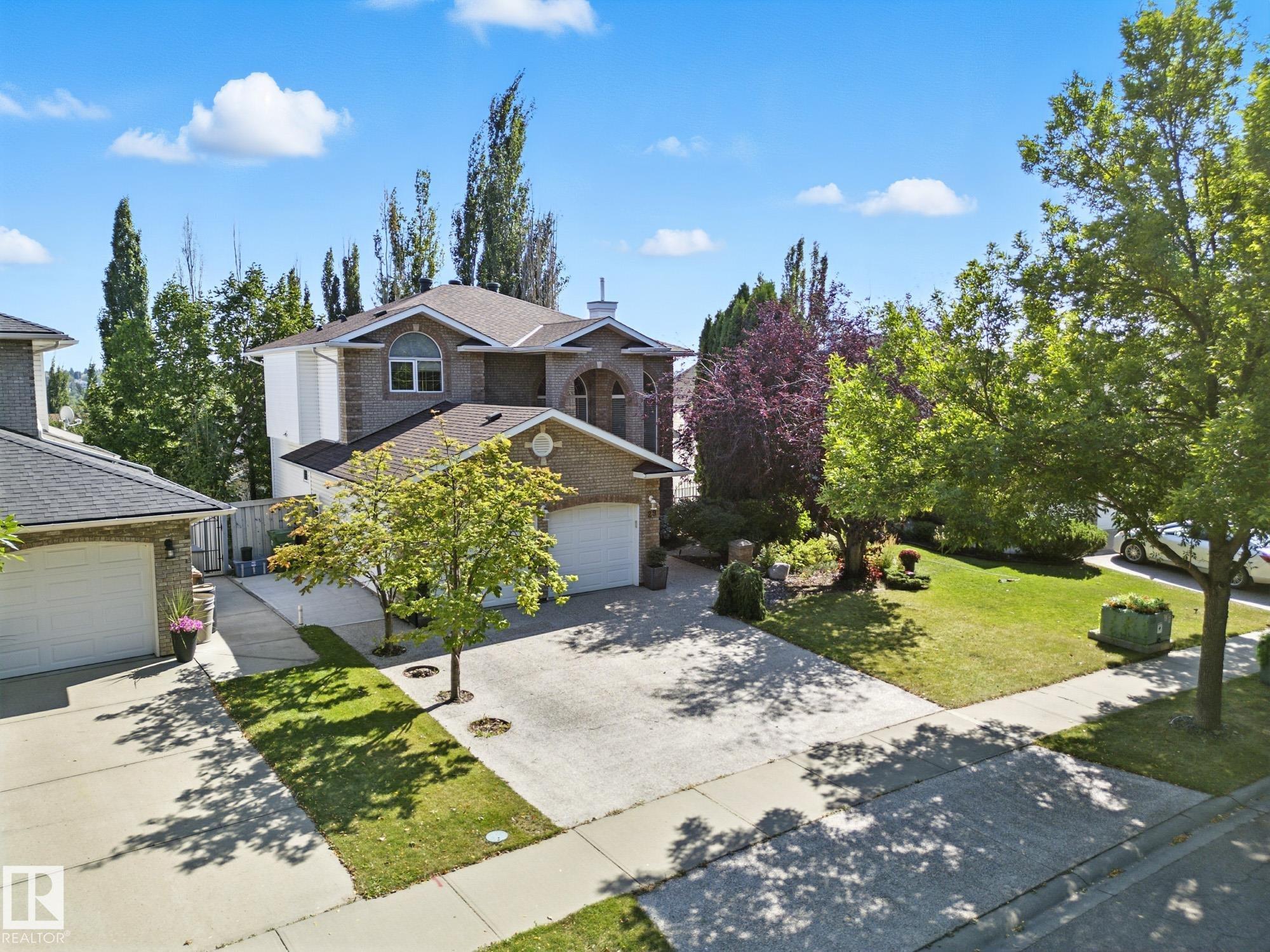 Photo 2 at 29 Oakdale Place, Oakmont, St. Albert