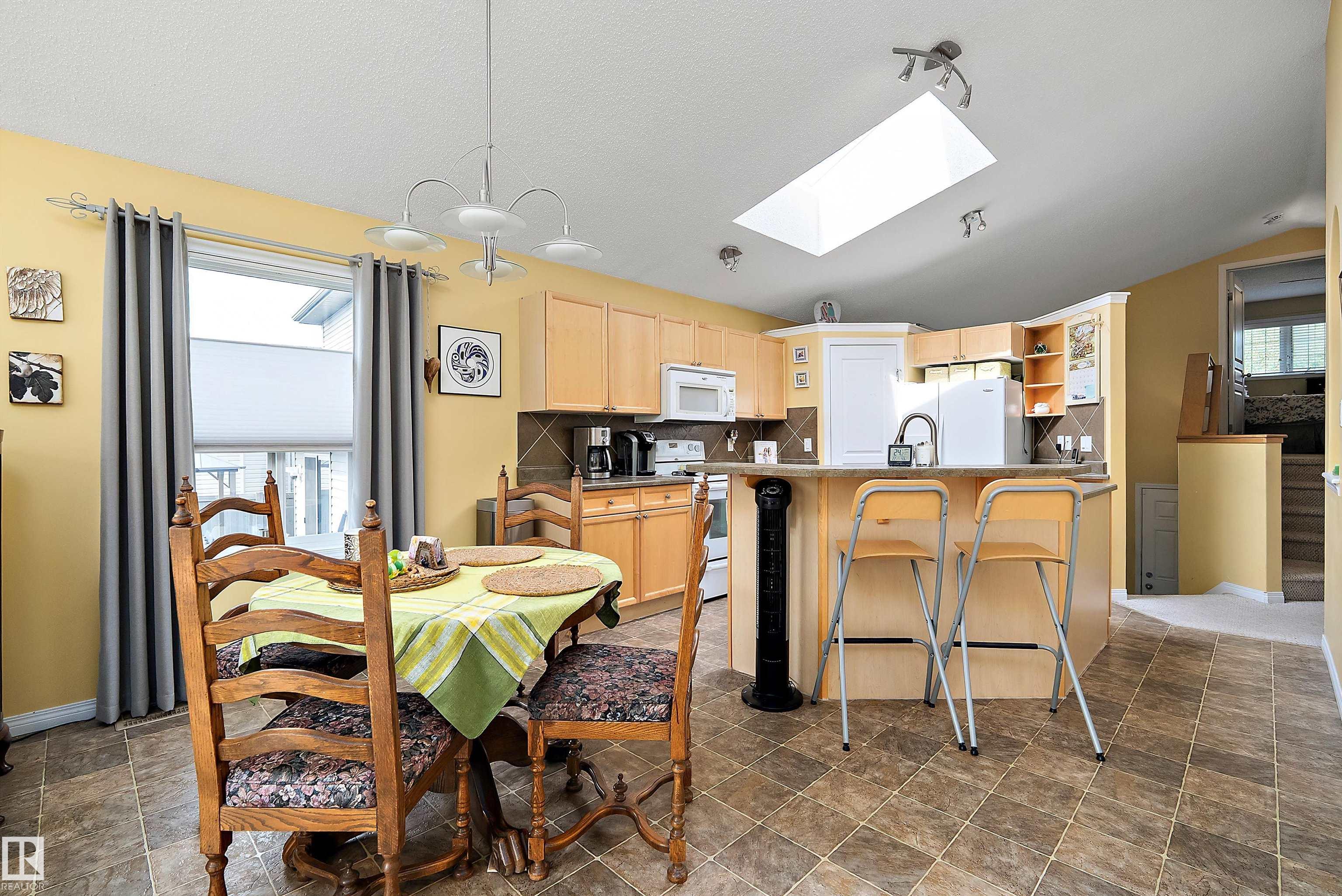 Photo 12 at 9 Ashgrove Drive, Aspen Glen, Spruce Grove