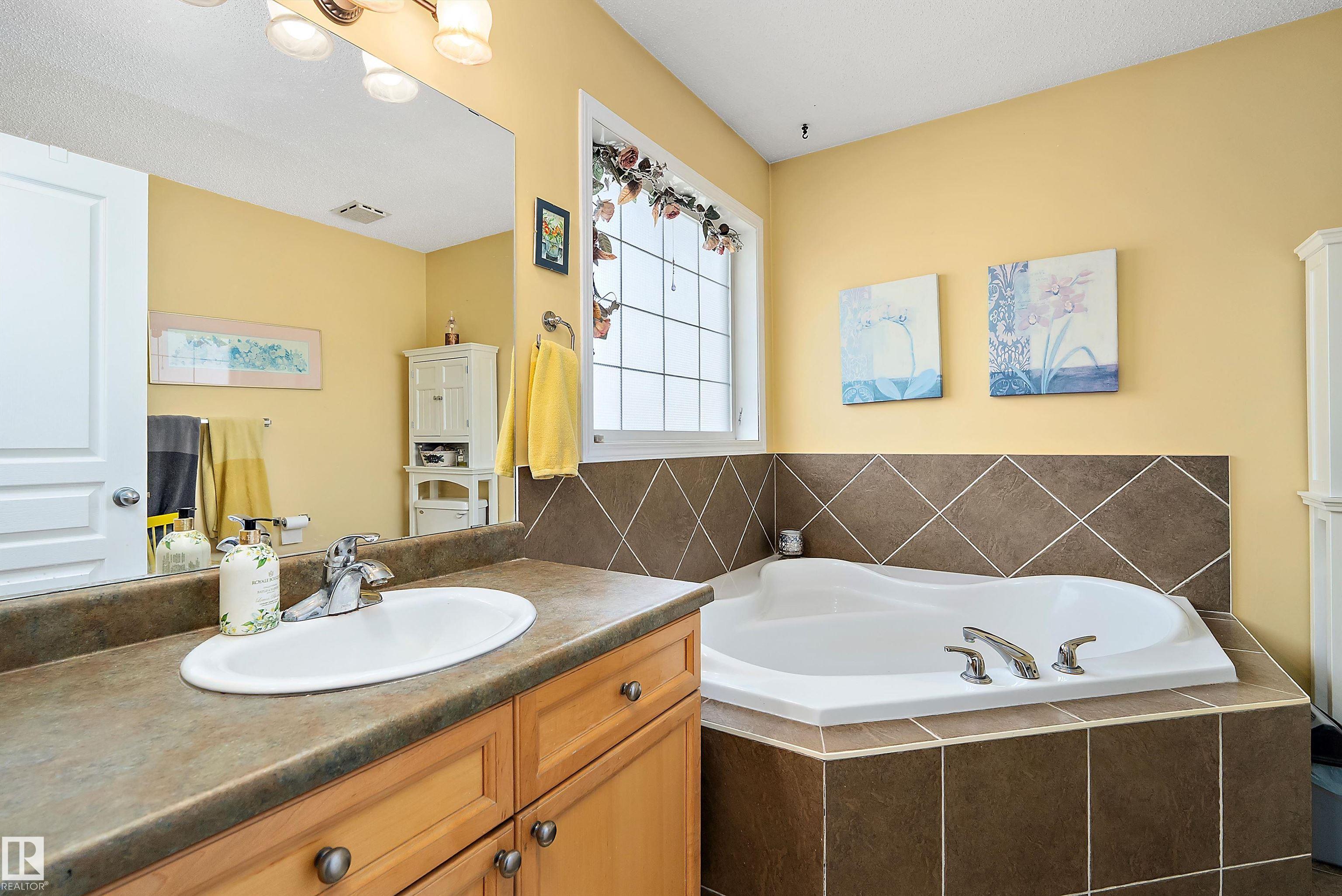 Photo 21 at 9 Ashgrove Drive, Aspen Glen, Spruce Grove