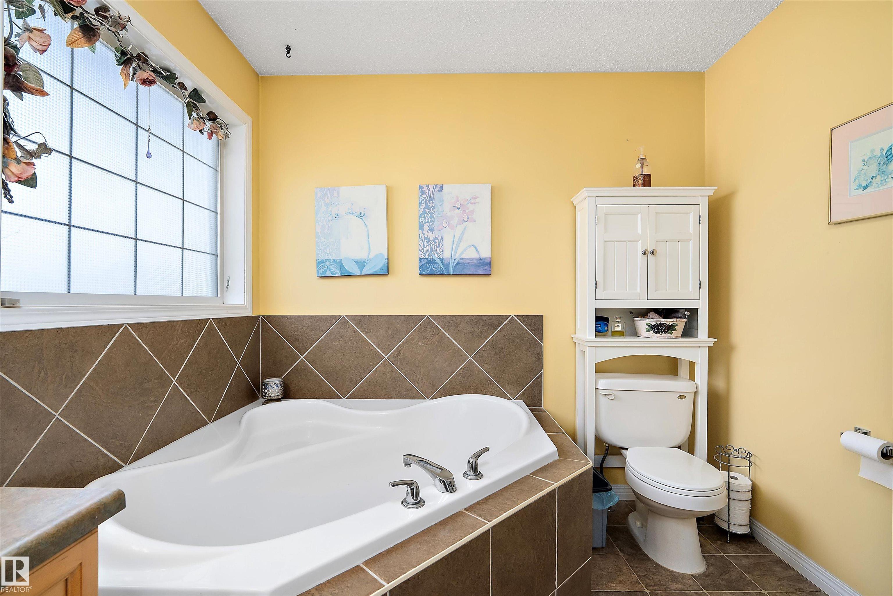 Photo 22 at 9 Ashgrove Drive, Aspen Glen, Spruce Grove