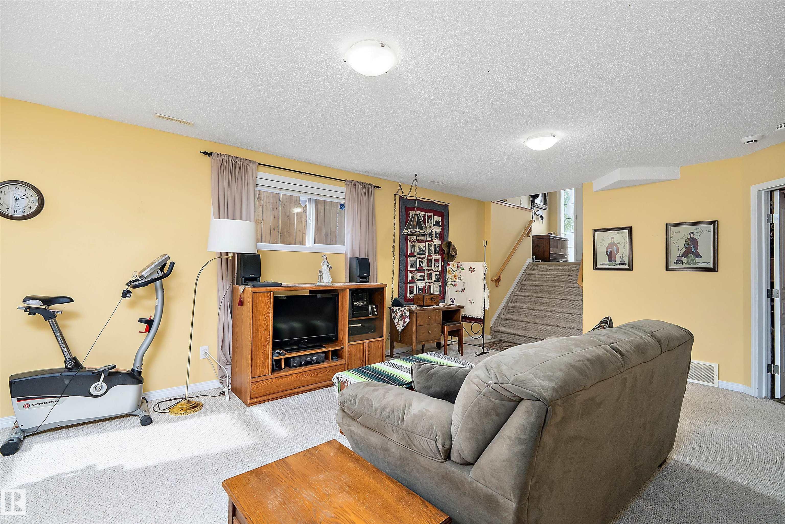 Photo 32 at 9 Ashgrove Drive, Aspen Glen, Spruce Grove