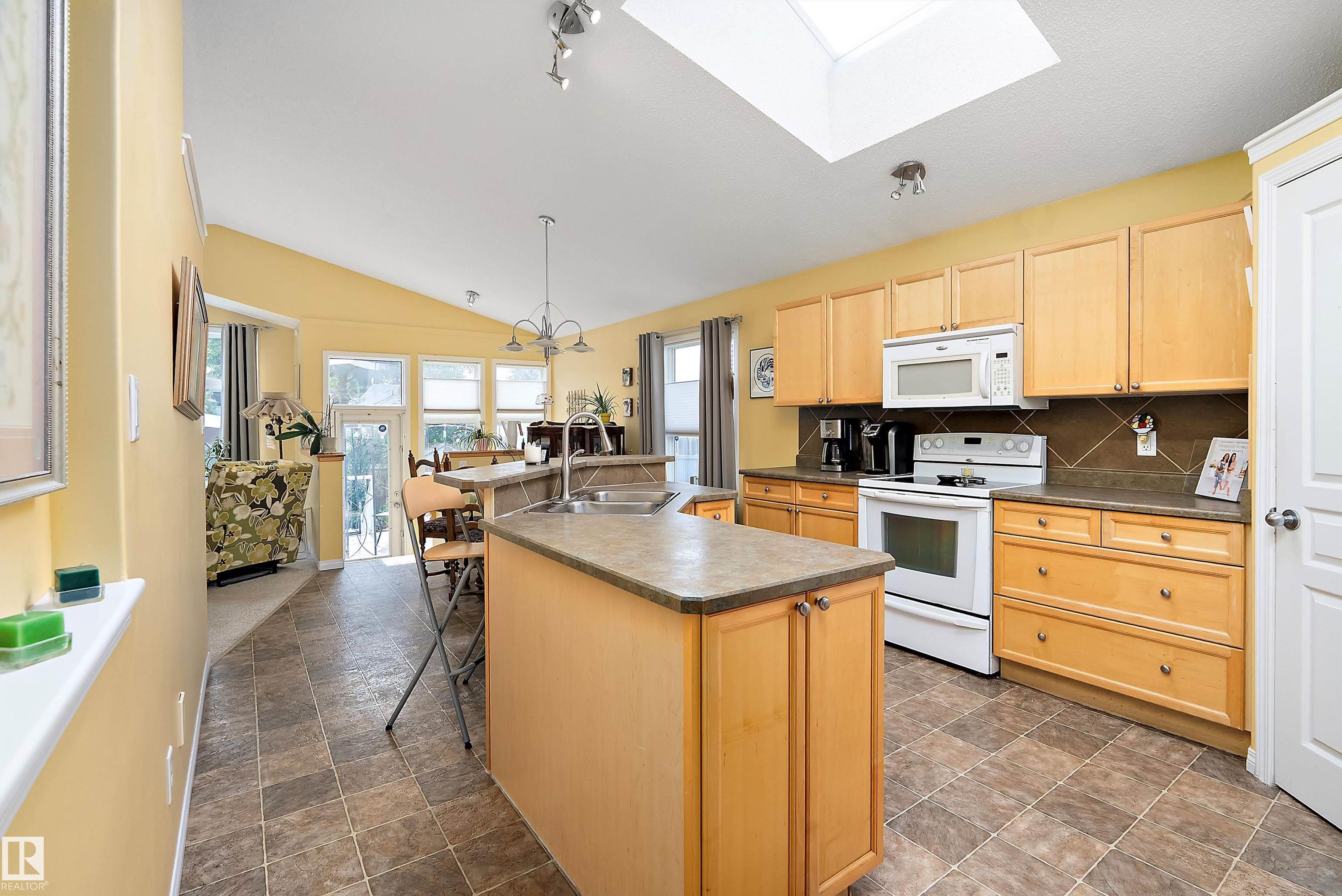 Photo 5 at 9 Ashgrove Drive, Aspen Glen, Spruce Grove