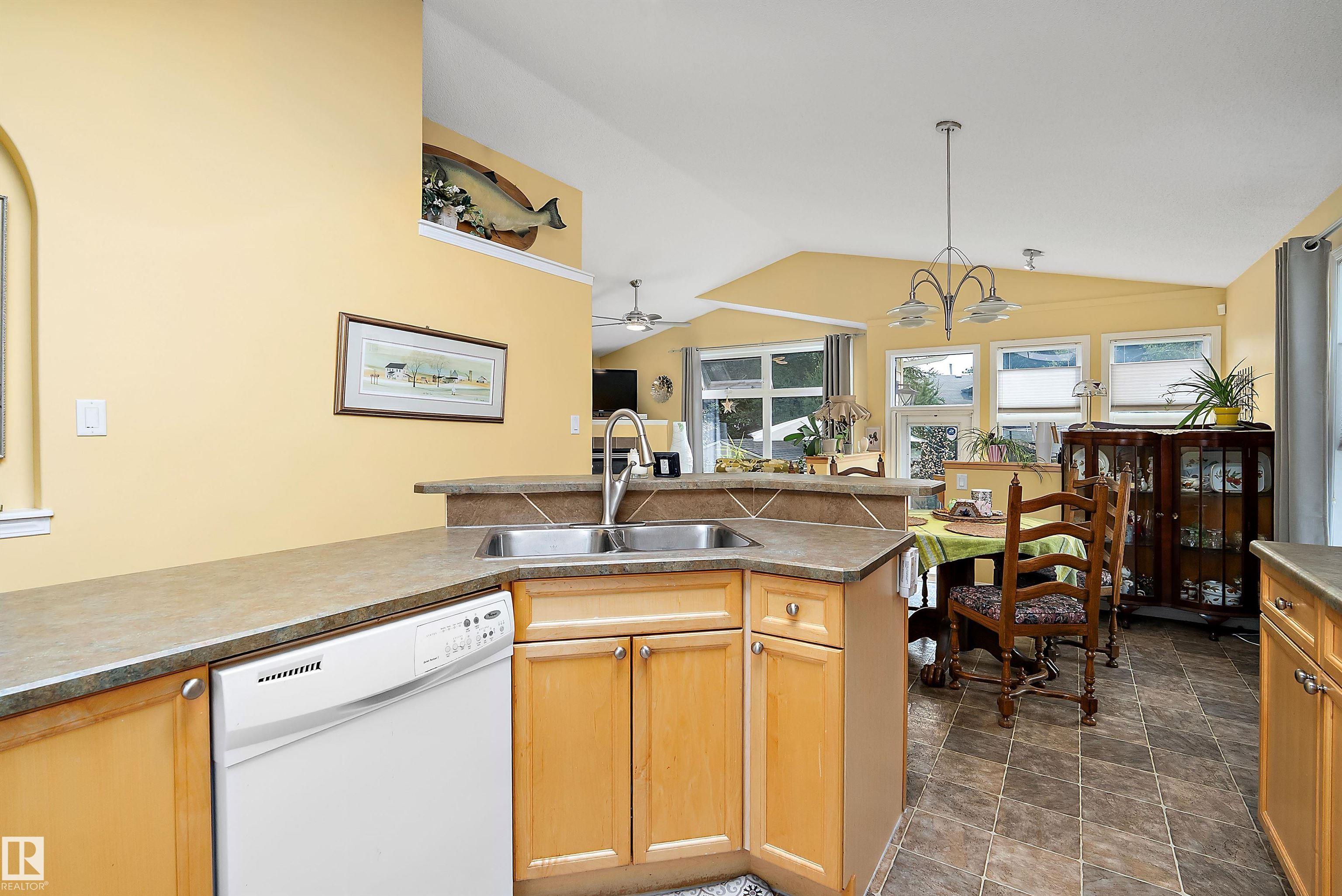 Photo 10 at 9 Ashgrove Drive, Aspen Glen, Spruce Grove
