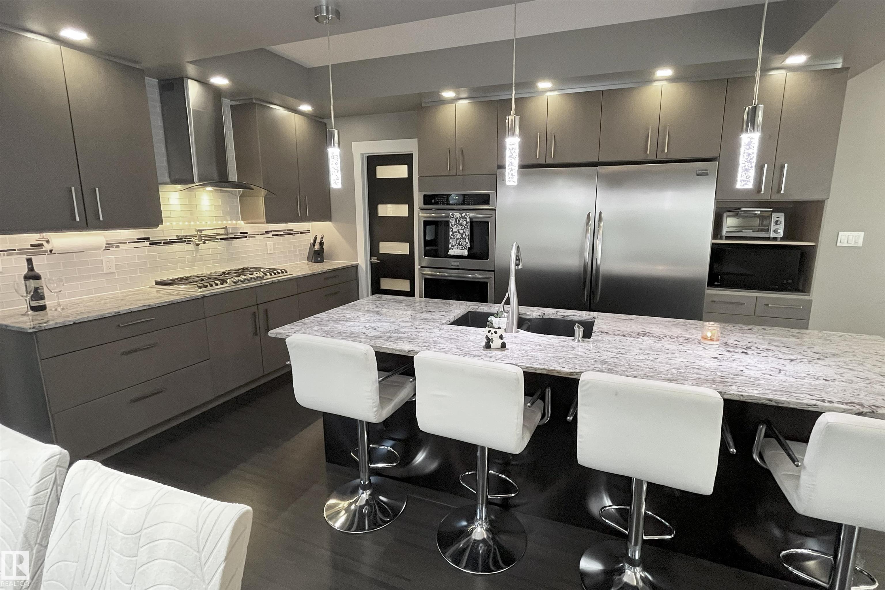 Photo 10 at 58 Lamplight Drive, Legacy Park, Spruce Grove