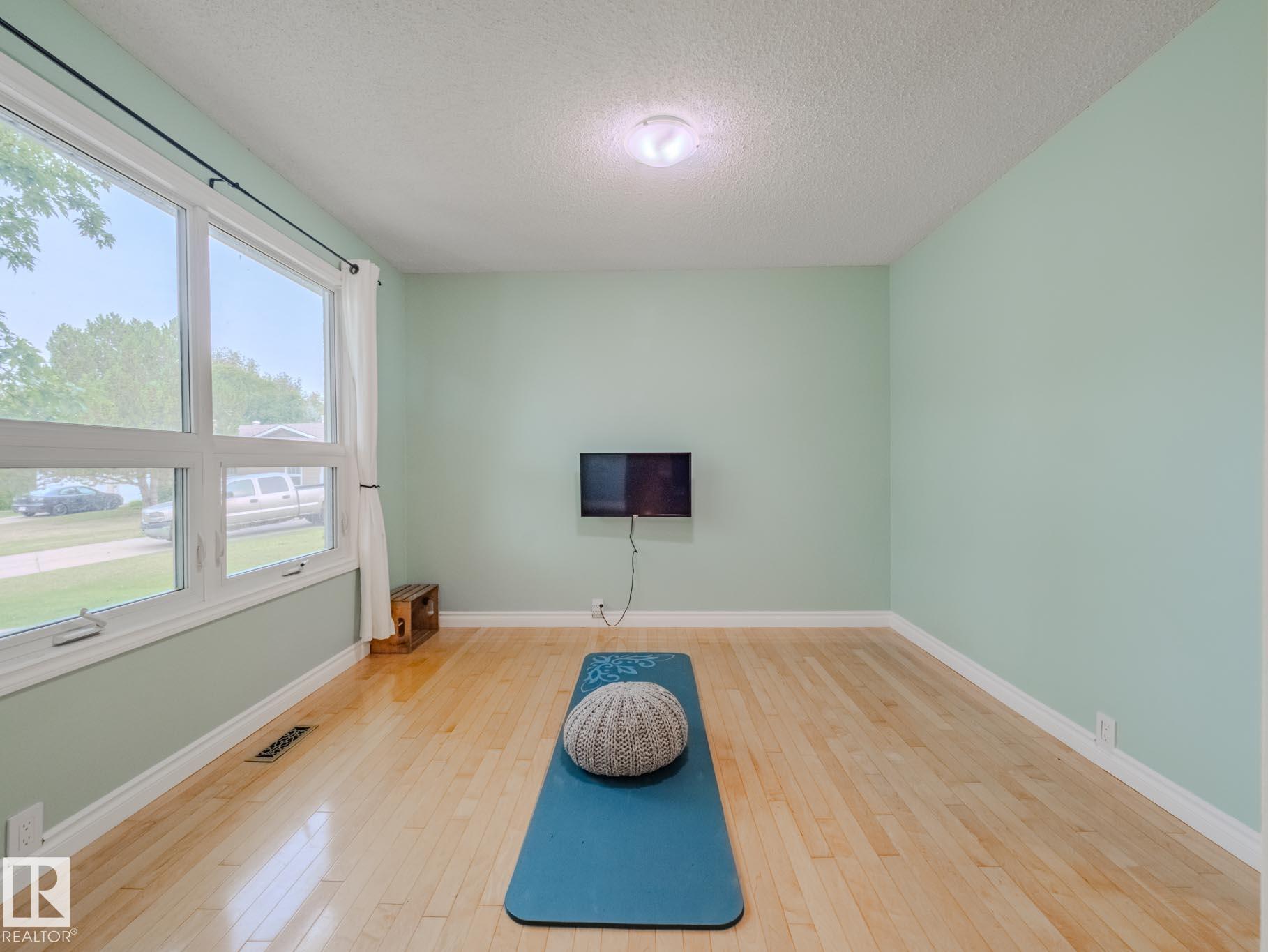 Photo 10 at 3024 Galloway Terrace, Glen Allan, Sherwood Park