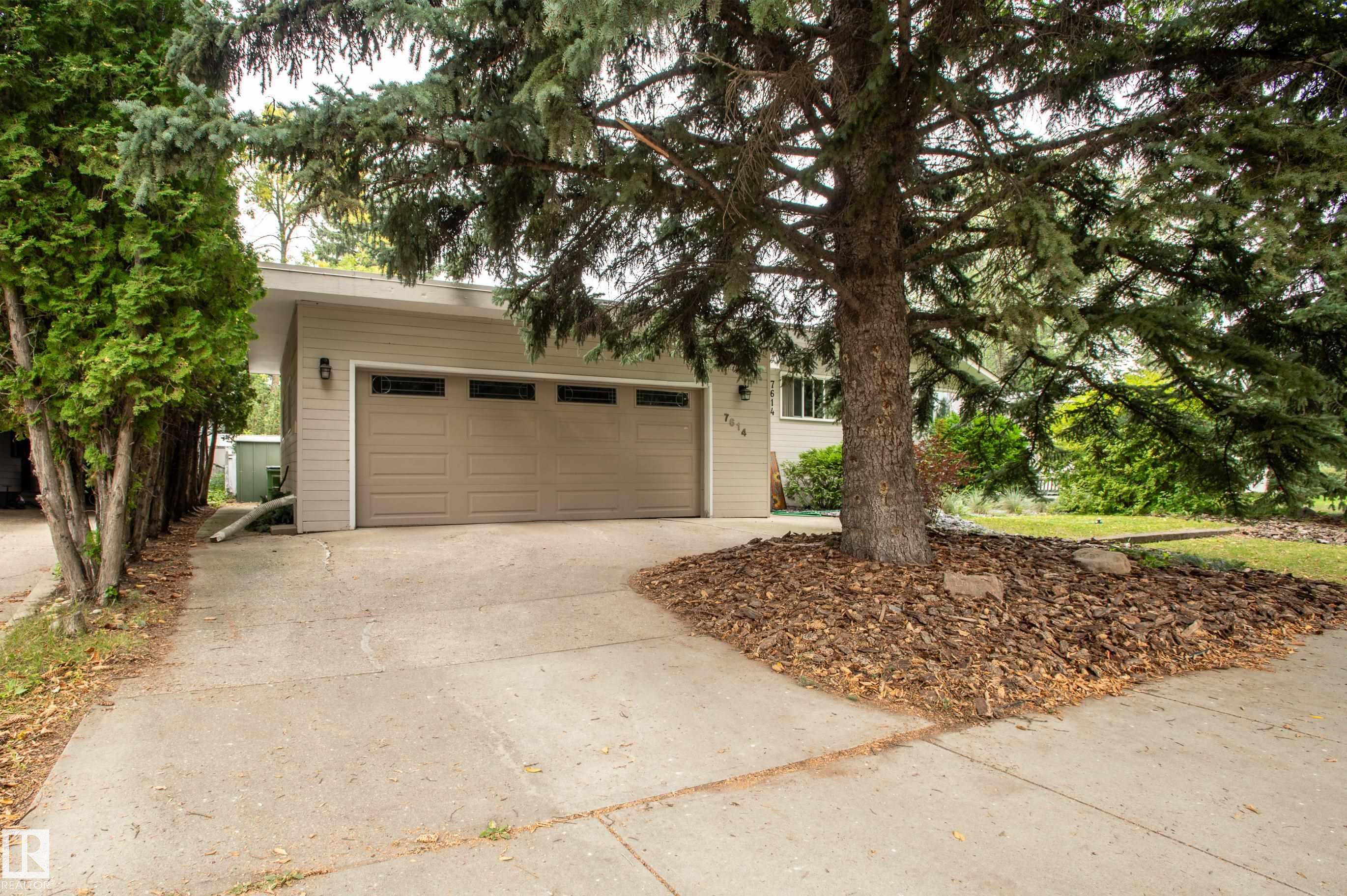 Photo 3 at 7614 149 Street NW, Rio Terrace, Edmonton