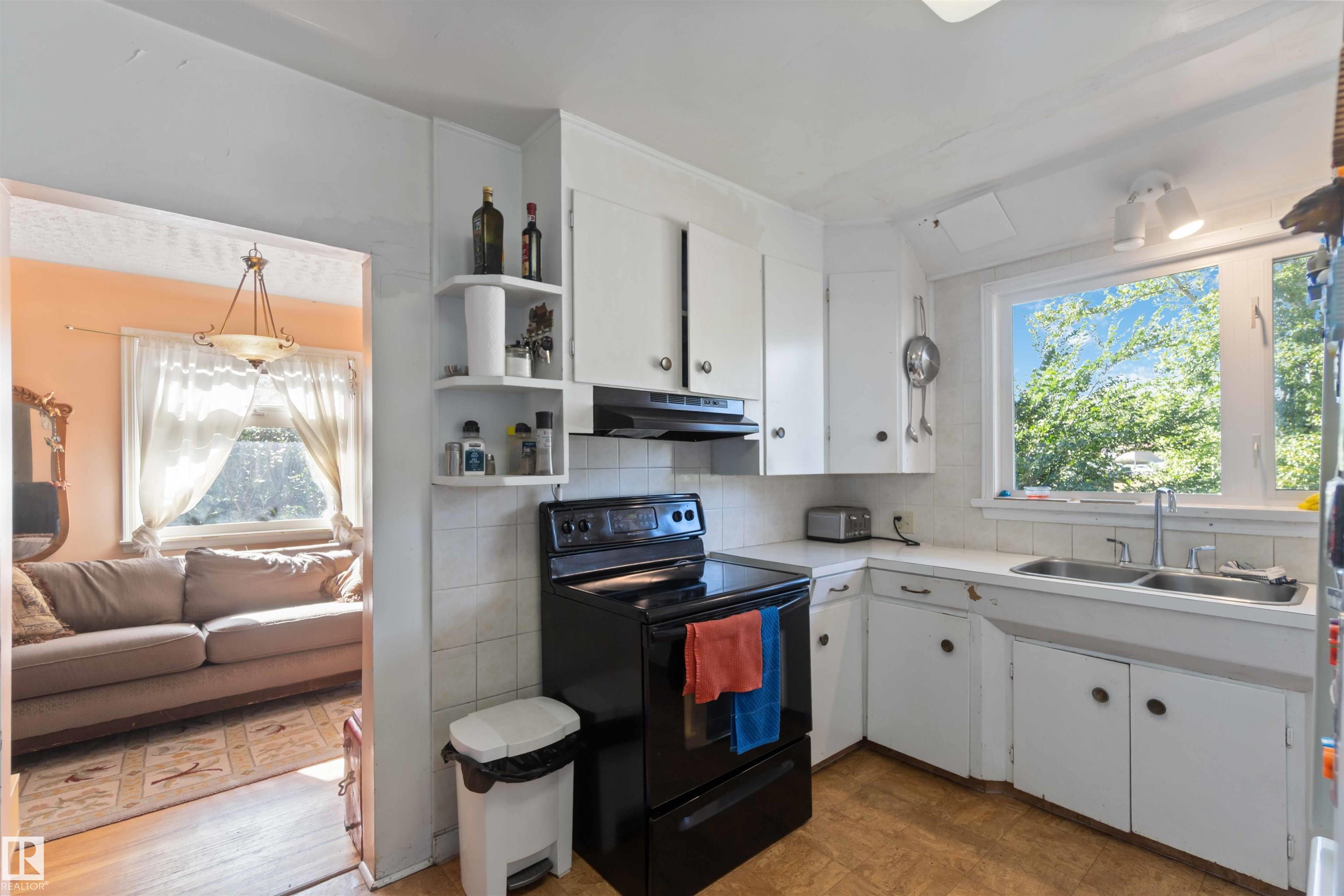 Photo 20 at 11022 110 Avenue NW, Queen Mary Park, Edmonton