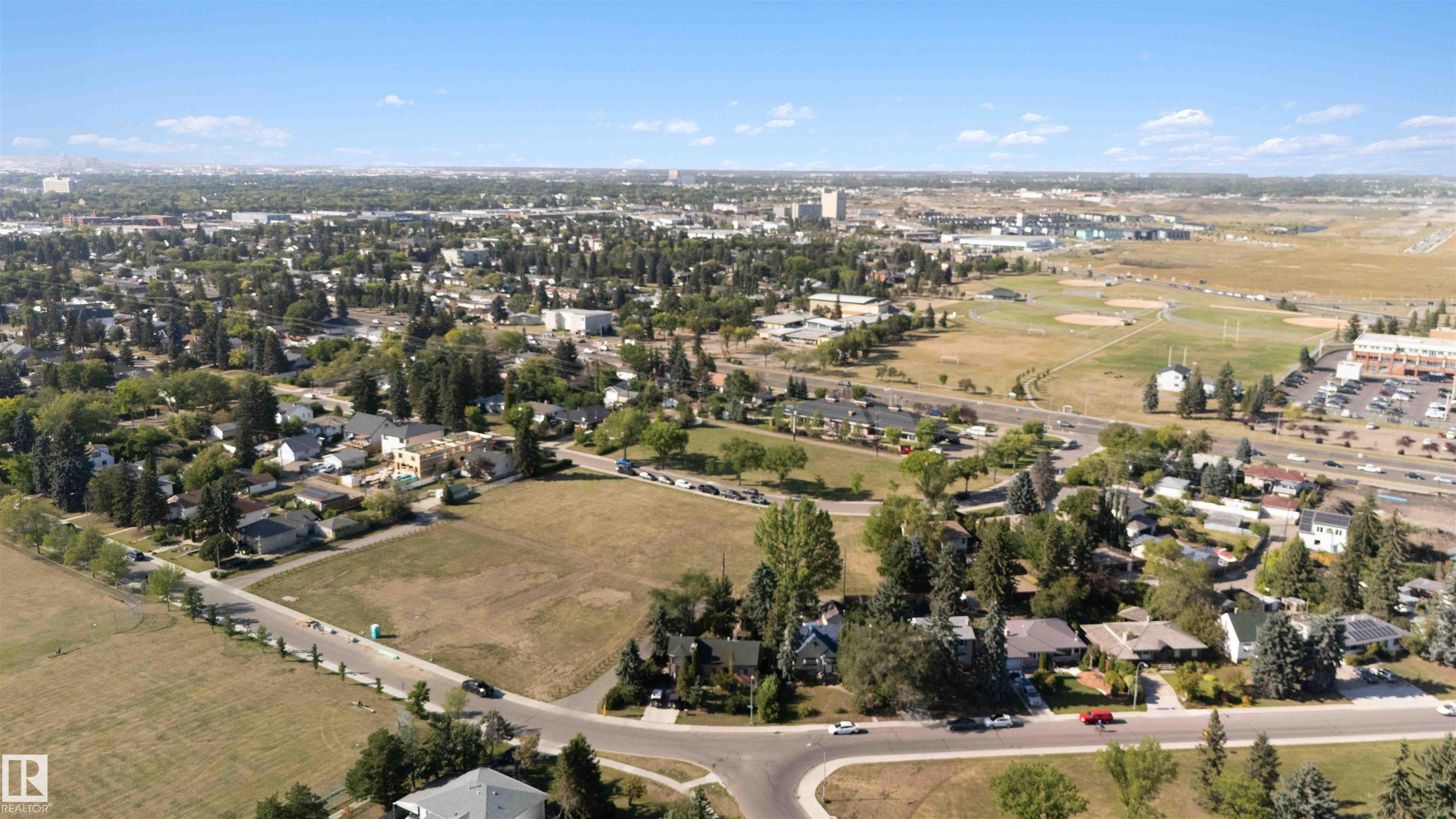 Photo 7 at 11022 110 Avenue NW, Queen Mary Park, Edmonton