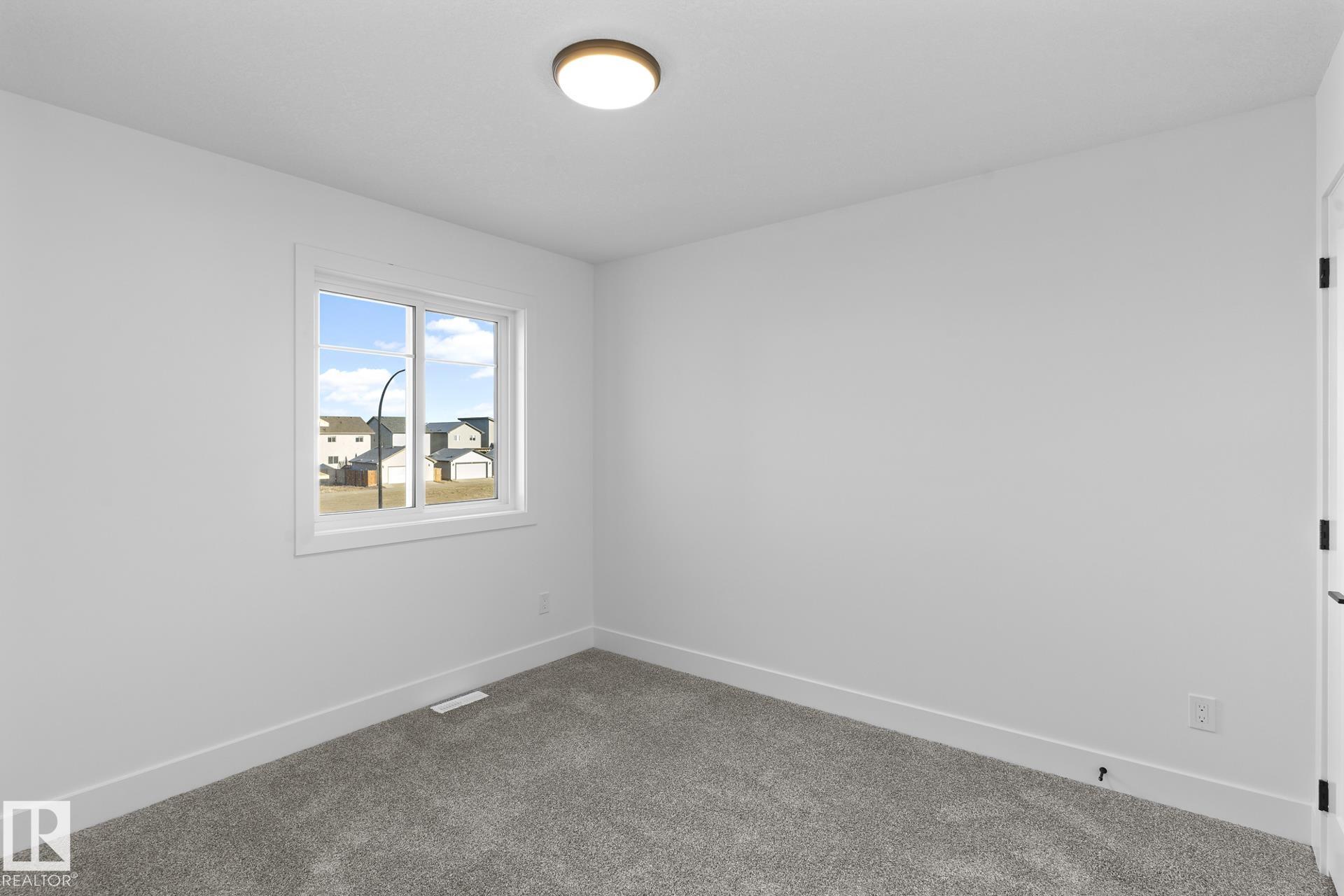 Photo 11 at 118 Spring Link, Copperhaven, Spruce Grove