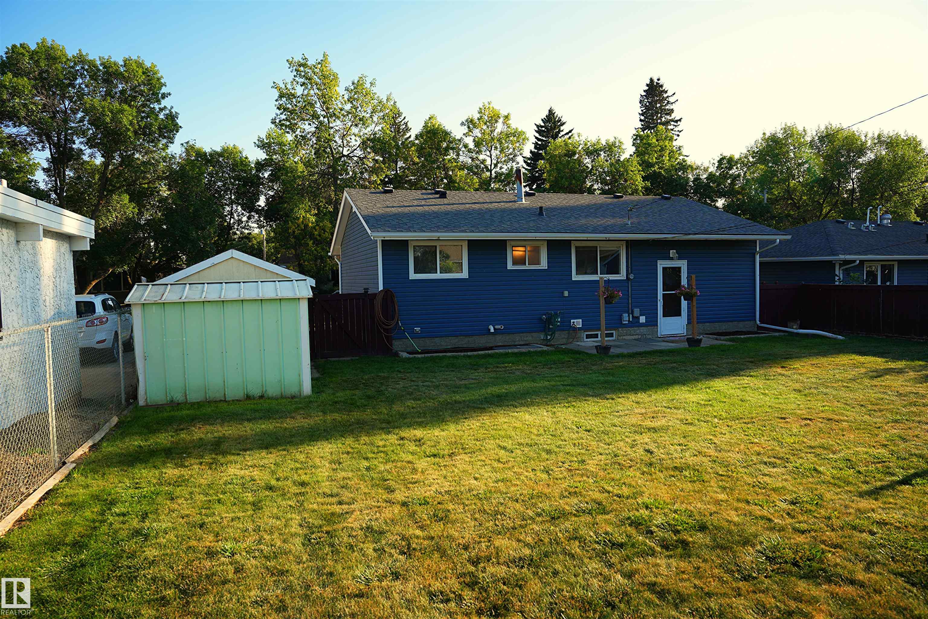 Photo 31 at 12 Granite Avenue, Grandin, St. Albert