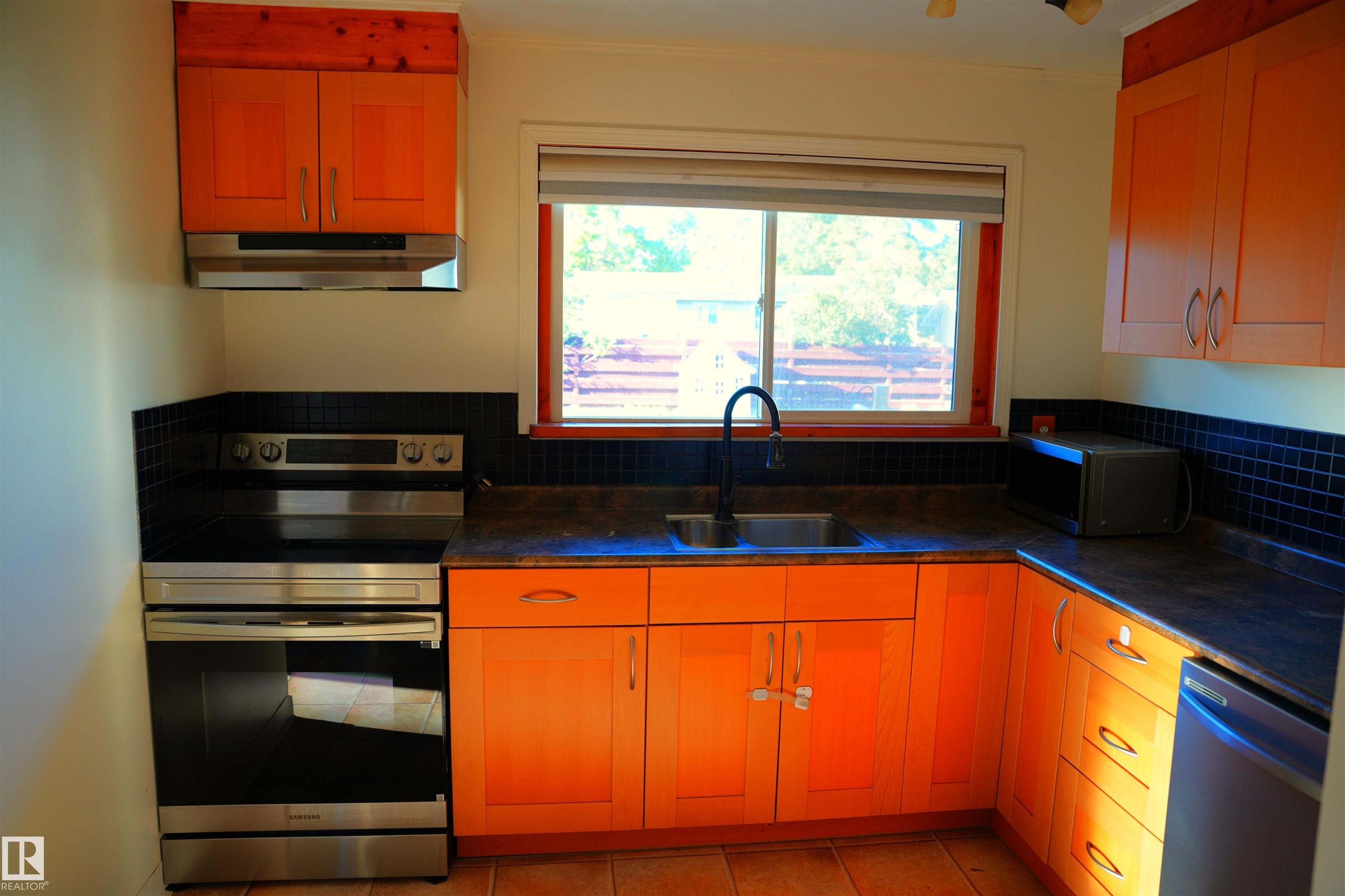 Photo 6 at 12 Granite Avenue, Grandin, St. Albert