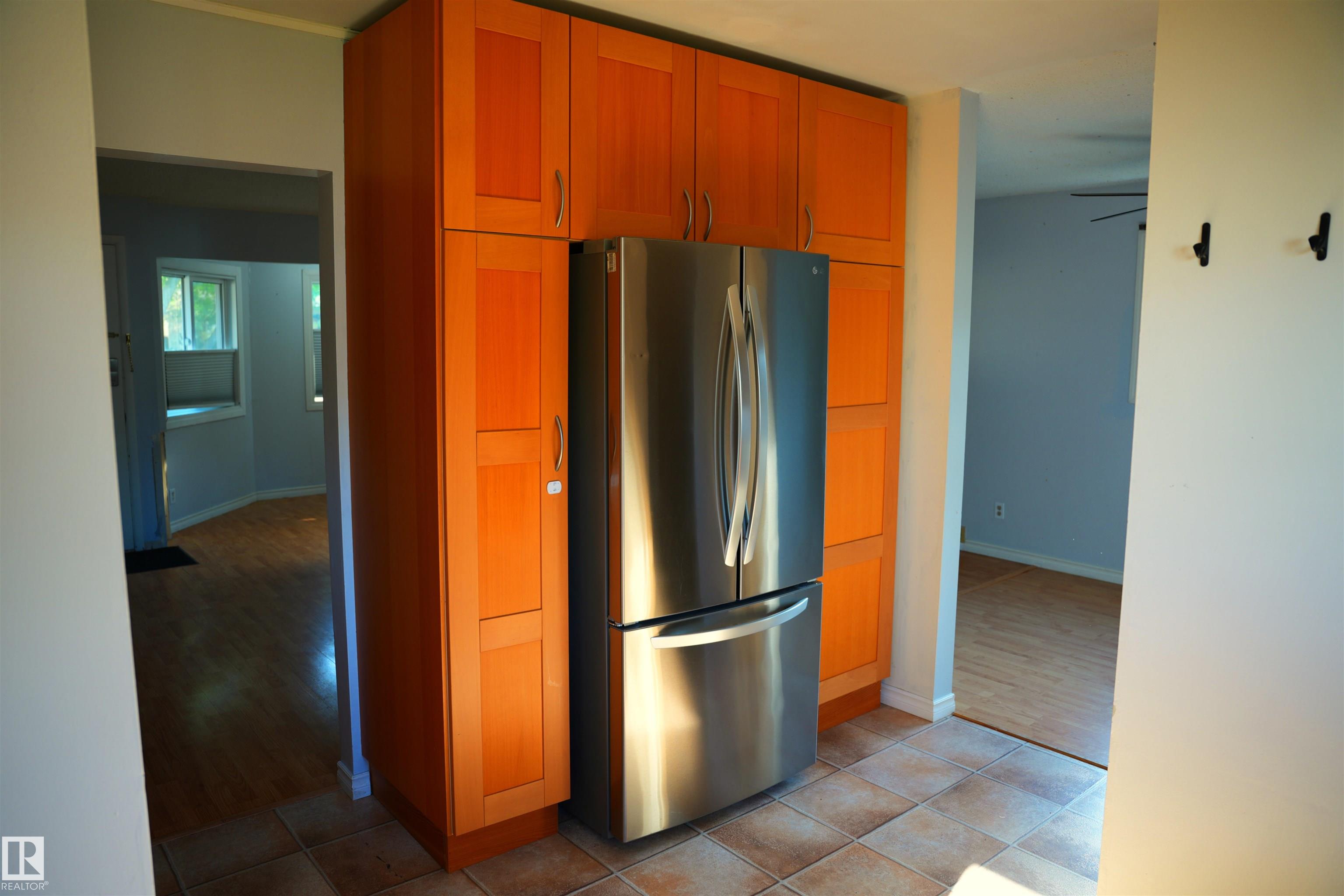 Photo 7 at 12 Granite Avenue, Grandin, St. Albert