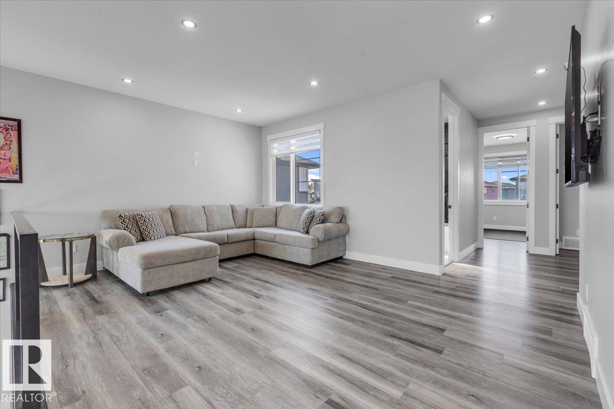 Photo 31 at 41 Elwyck Gate, Fenwyck, Spruce Grove