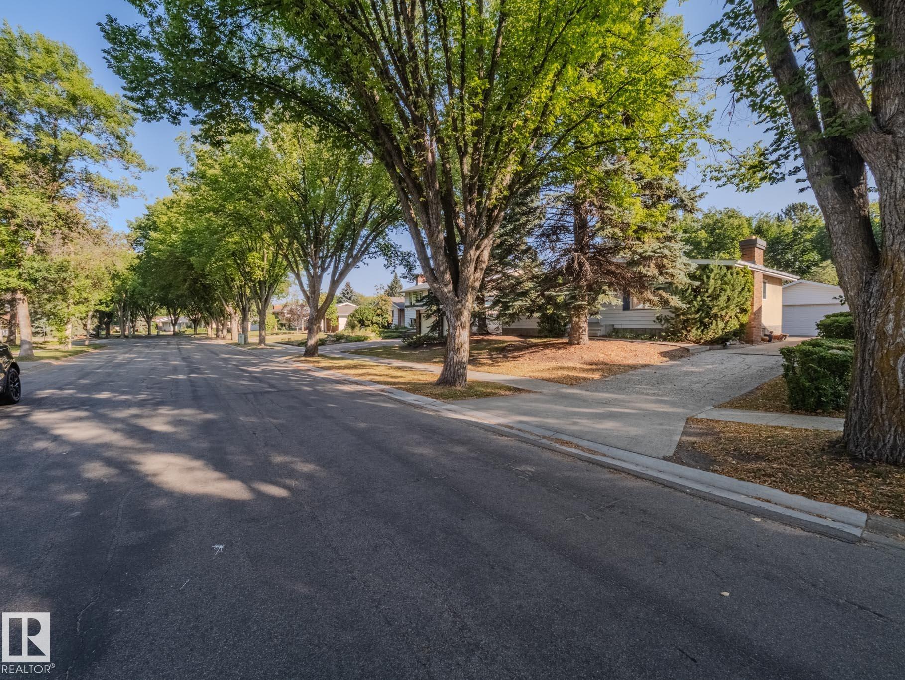 Photo 2 at 50 Flagstone Crescent, Forest Lawn, St. Albert