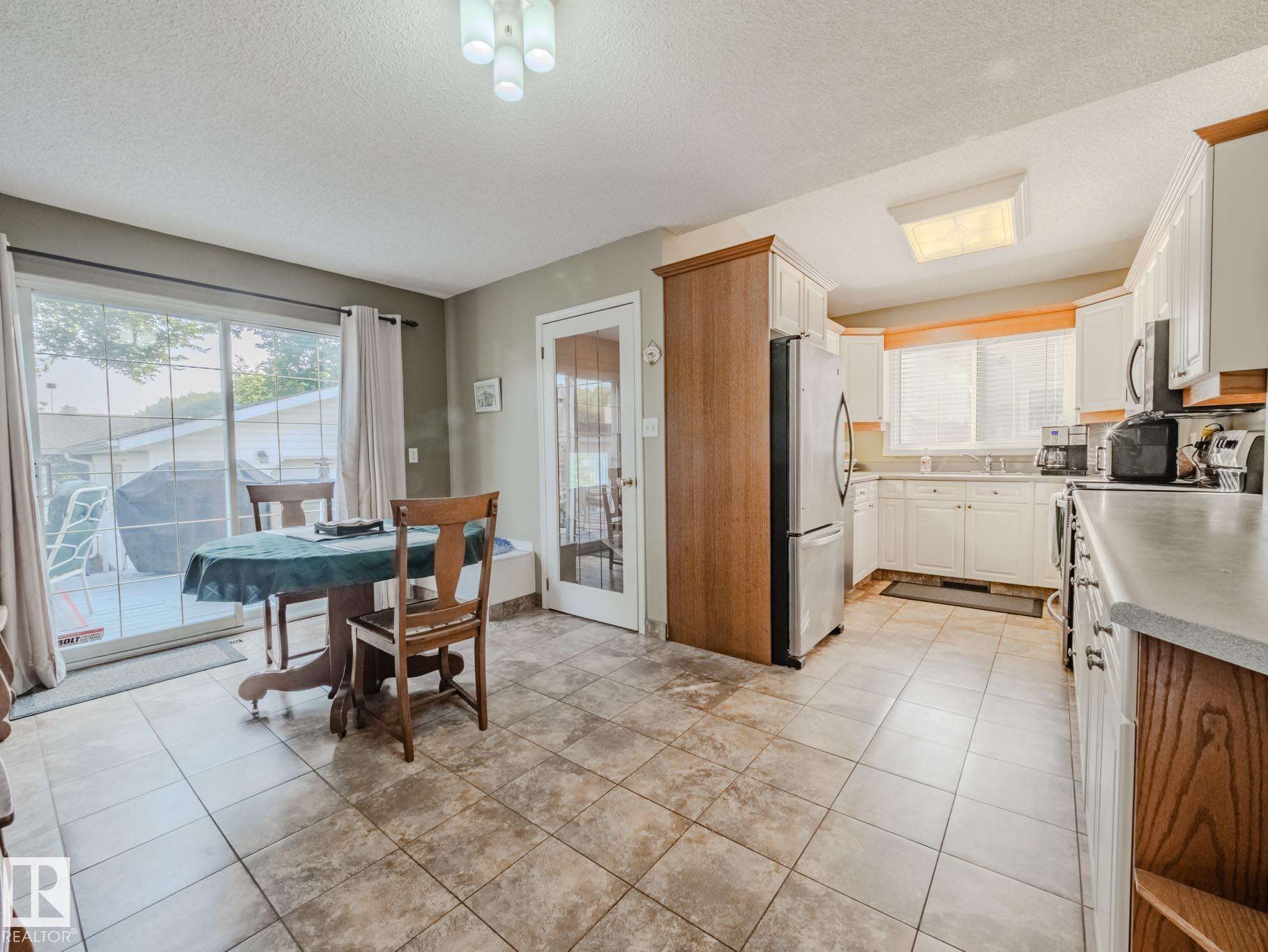 Photo 11 at 50 Flagstone Crescent, Forest Lawn, St. Albert