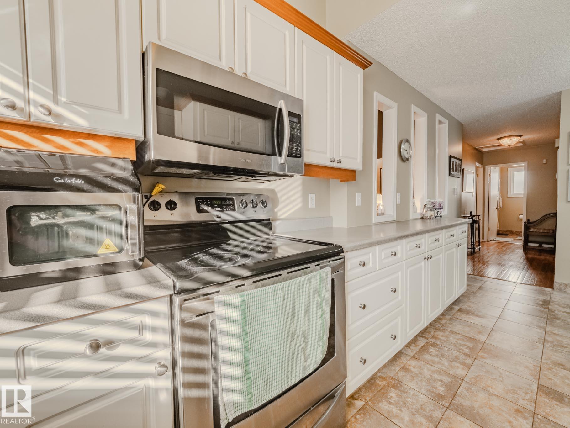 Photo 14 at 50 Flagstone Crescent, Forest Lawn, St. Albert