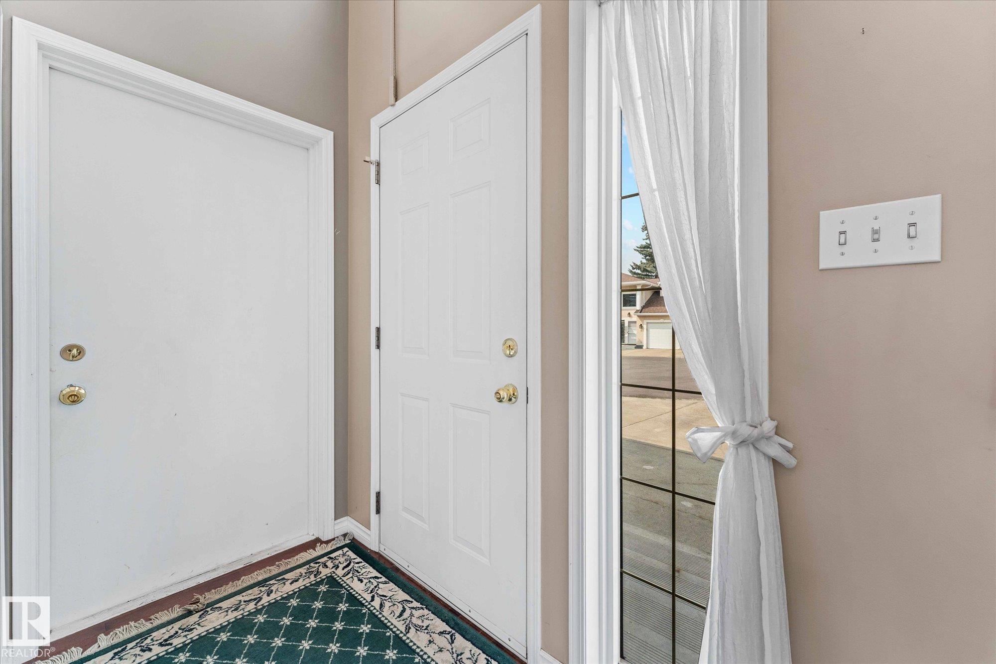 Photo 2 at 10 - 4 Fraser Drive, Forest Lawn, St. Albert