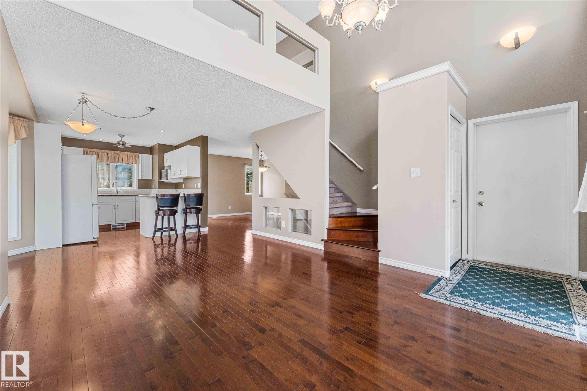 Photo 3 at 10 - 4 Fraser Drive, Forest Lawn, St. Albert