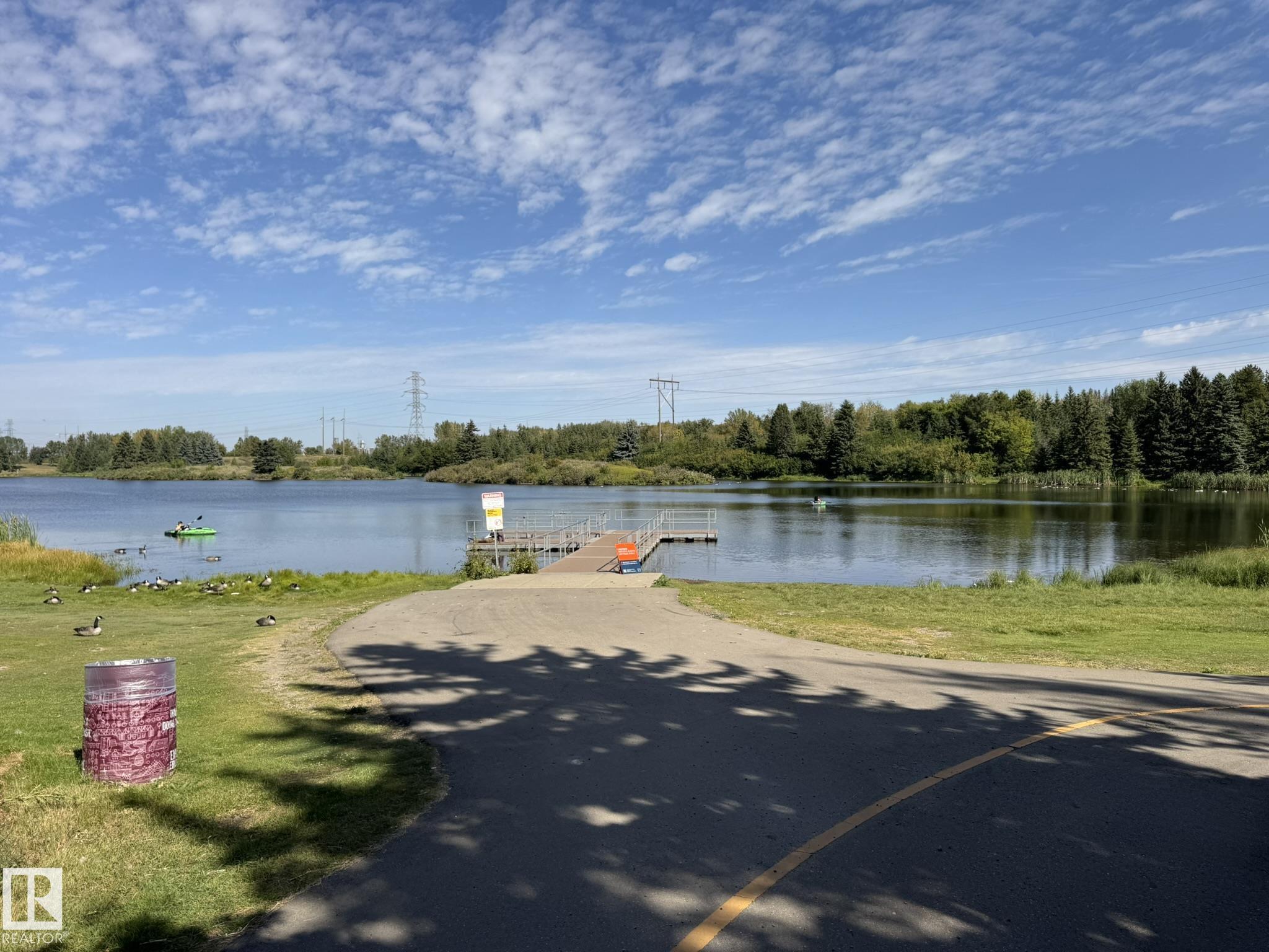 http://cdnparap120.paragonrels.com/ParagonImages/Property/p12/RAE/225369277/60/0/0/2b90583e3d8bdff42dcec1c55d63f580/1/0f21ecef82ba8e949032fdd3ea6f7310/225369277-c44c32db-05d0-446c-884e-0d6390ab07c3.JPG