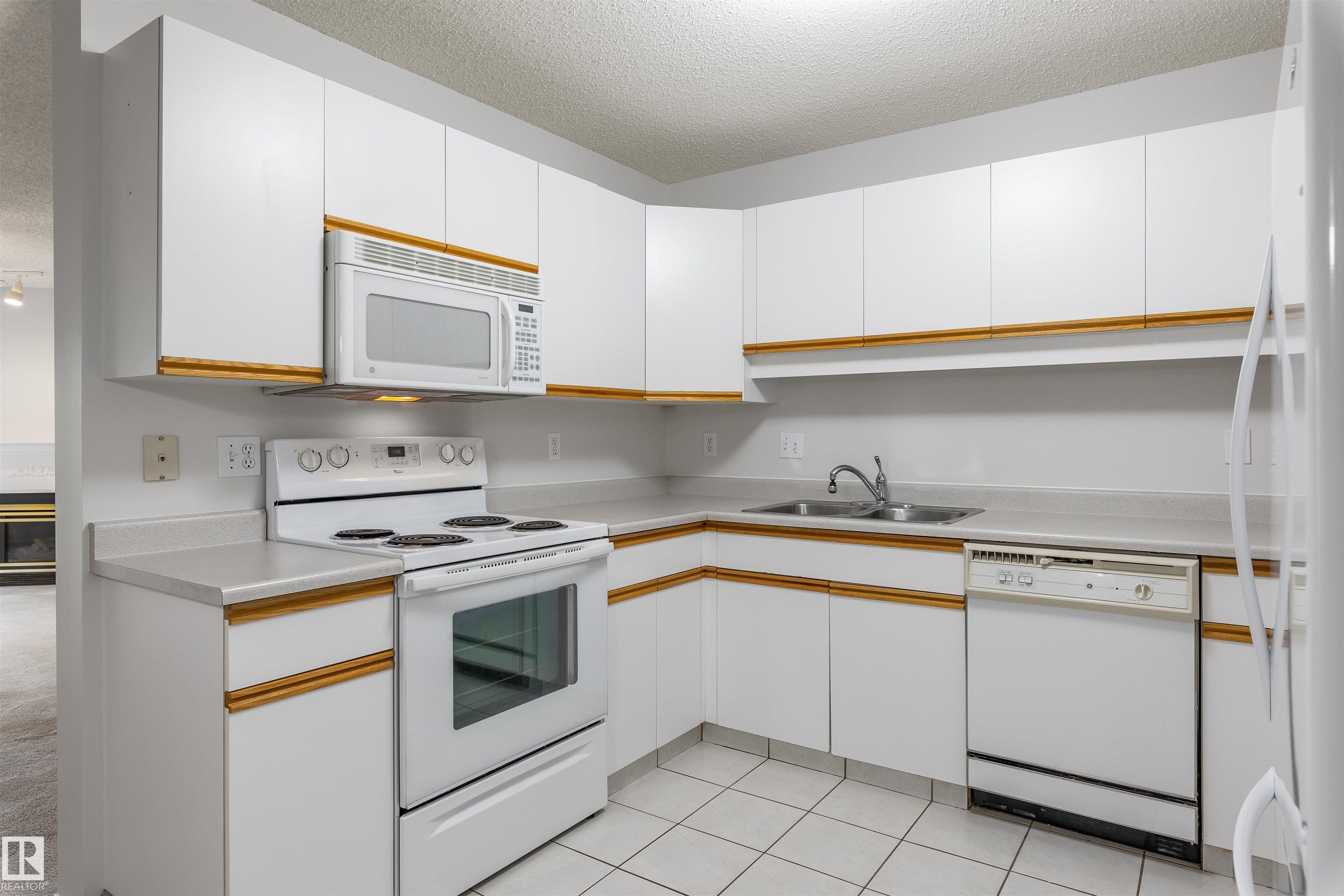 Photo 8 at 304 - 8811 106a Avenue NW, Boyle Street, Edmonton