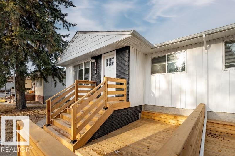 Photo 3 at 8522/8524 84 Avenue NW, Bonnie Doon, Edmonton