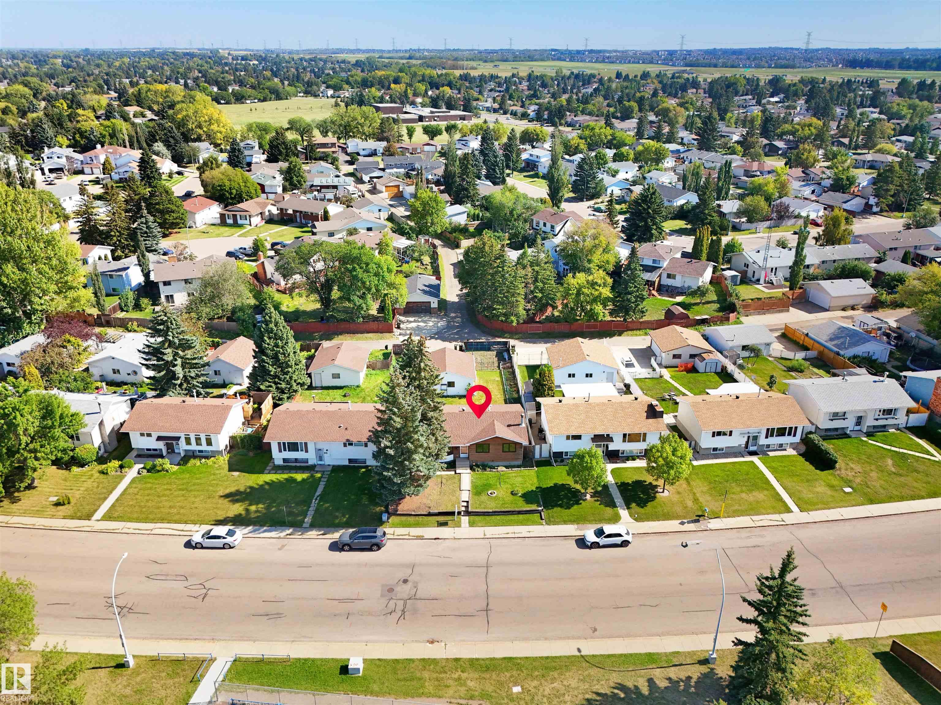 http://cdnparap120.paragonrels.com/ParagonImages/Property/p12/RAE/225369333/2/0/0/18f9fdb89d91054ce321ce631c04e6cf/1/6789d49584032b51c5dc29949f5de38a/225369333-85de169b-8755-457b-b716-f619d65c1c8b.JPG