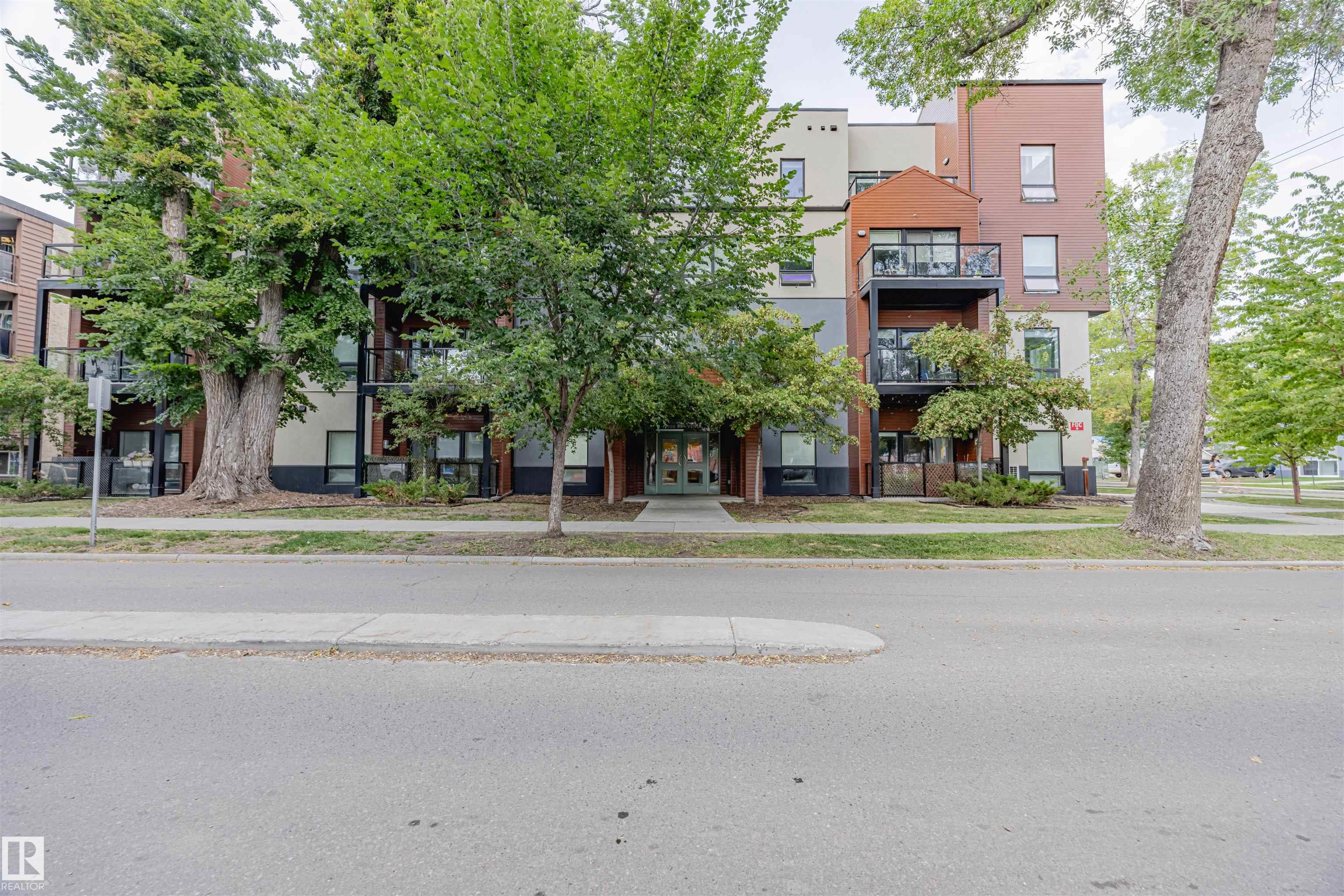 204 - 10006 83 Avenue NW, Strathcona, Edmonton 