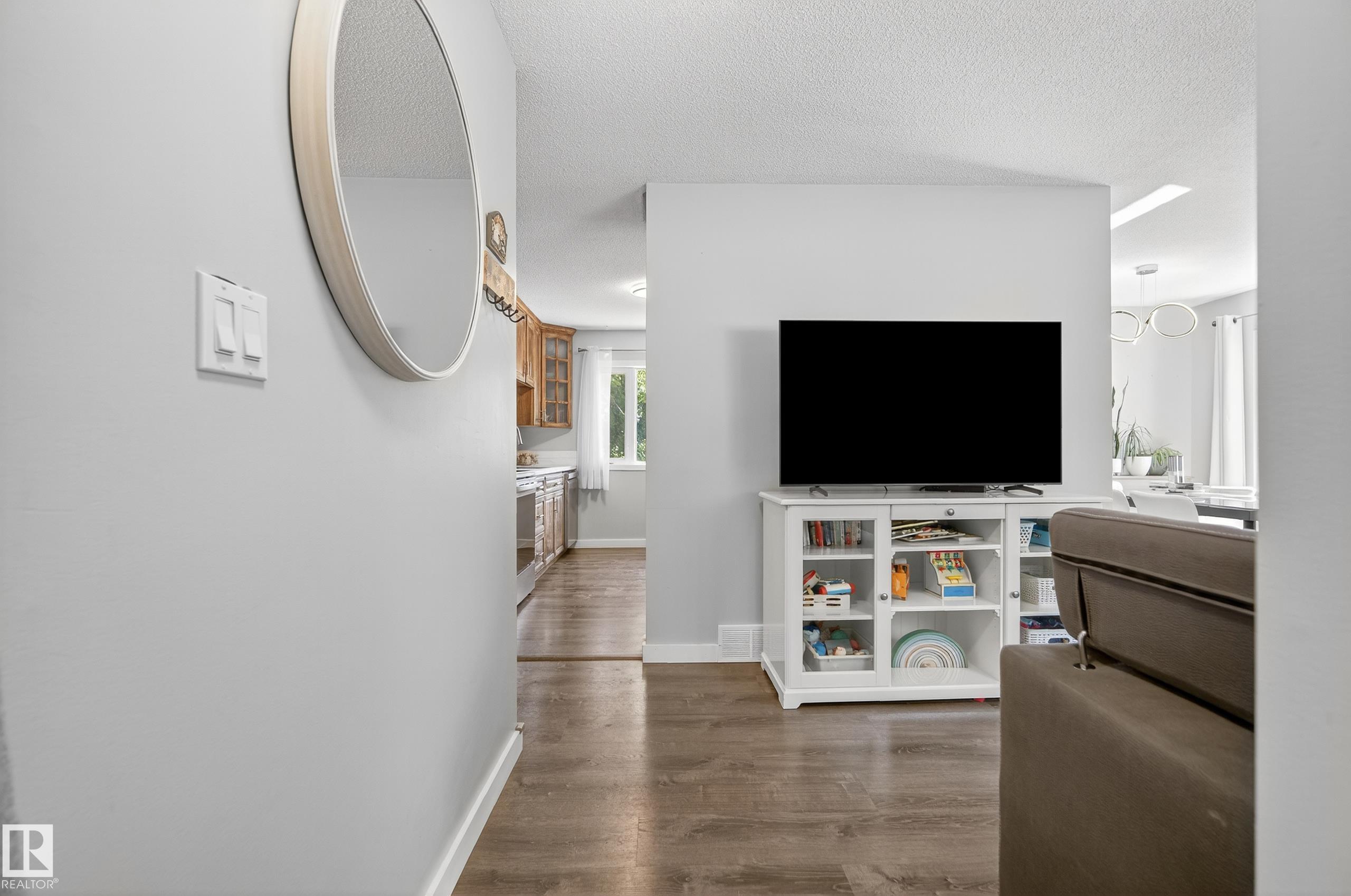 Photo 2 at 8937 92 Avenue, Pineview Fort Sask., Fort Saskatchewan