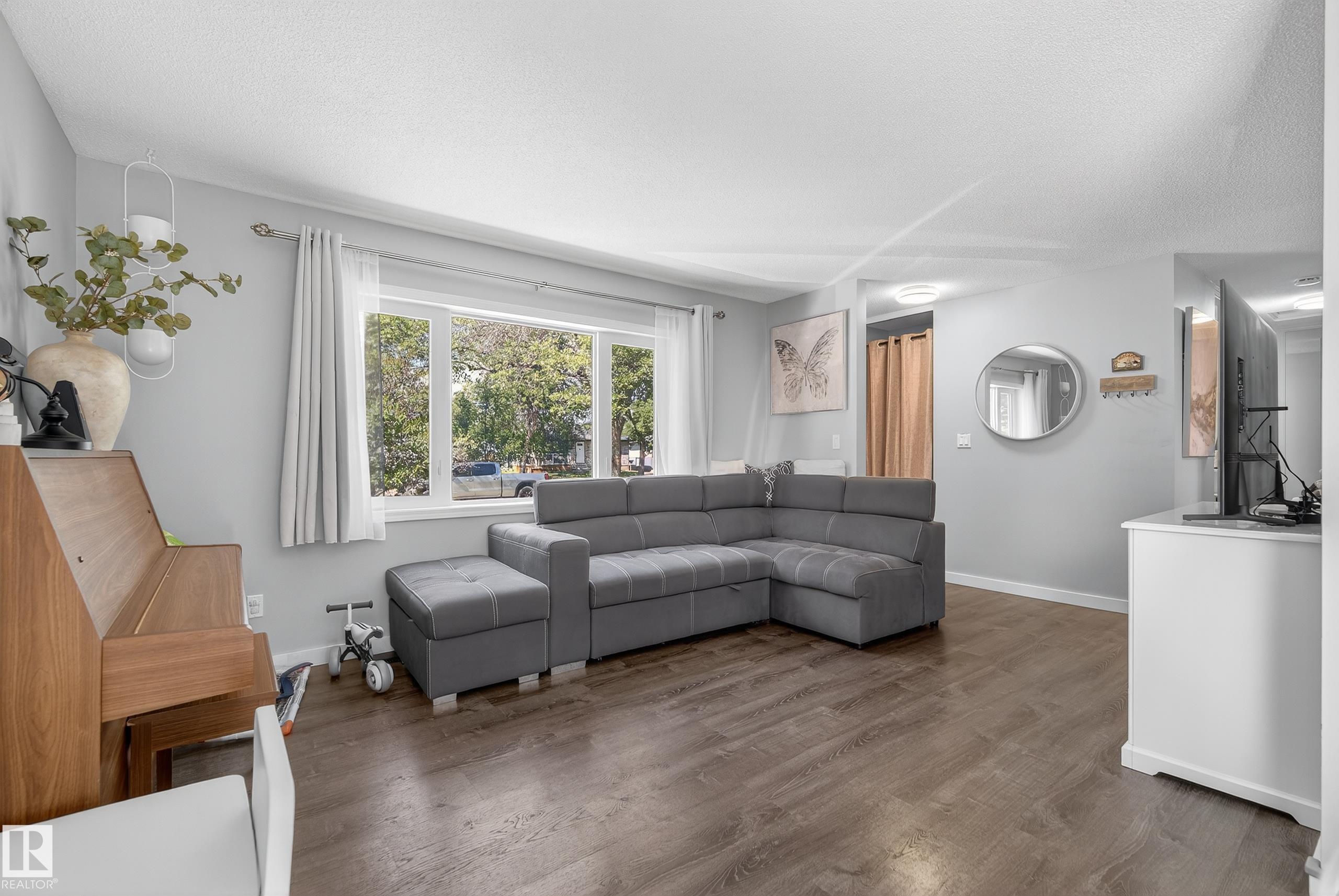 Photo 5 at 8937 92 Avenue, Pineview Fort Sask., Fort Saskatchewan
