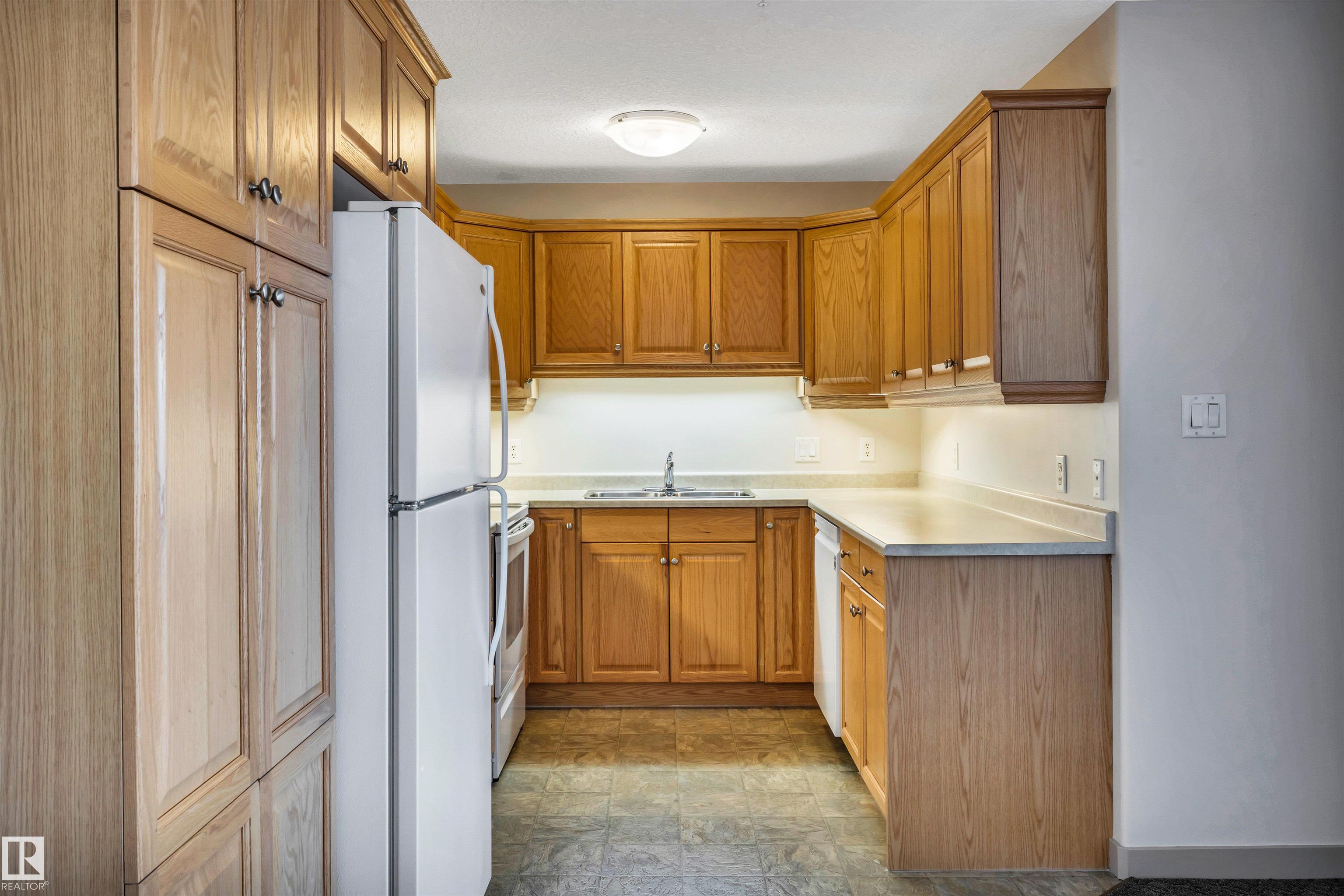 Photo 20 at 441 - 78B Mckenney Avenue, Mission, St. Albert