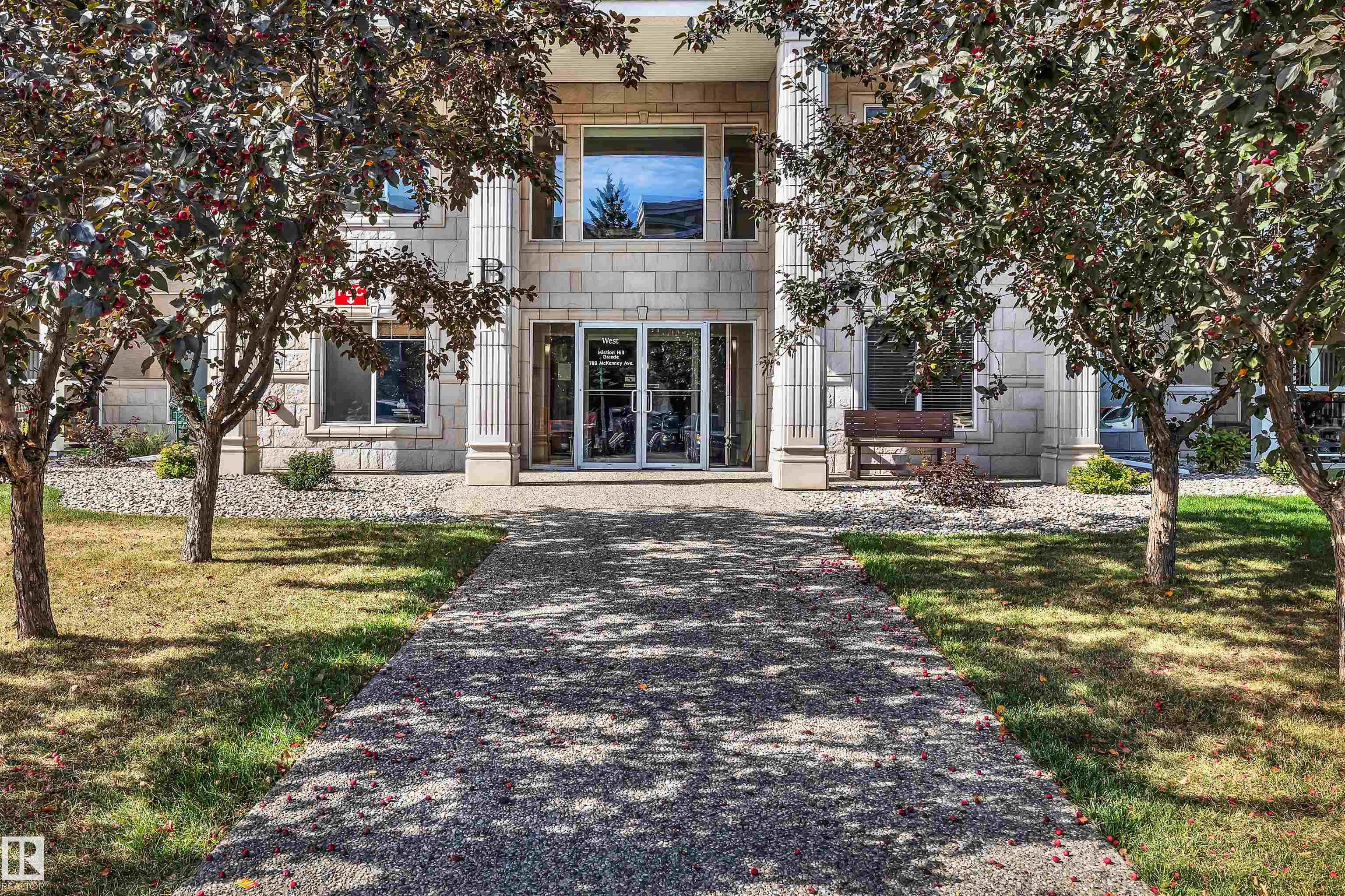 Photo 5 at 441 - 78B Mckenney Avenue, Mission, St. Albert