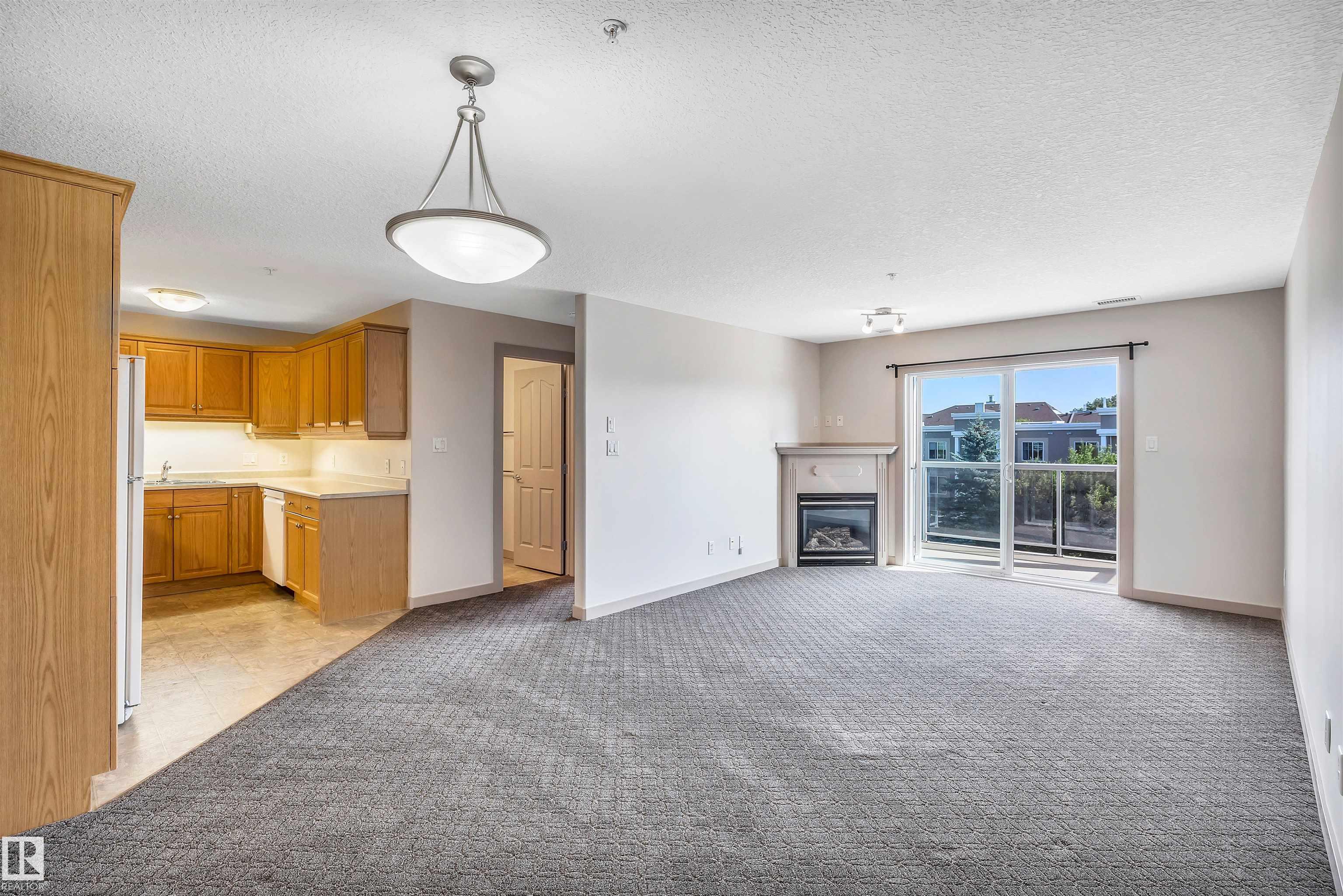 Photo 10 at 441 - 78B Mckenney Avenue, Mission, St. Albert