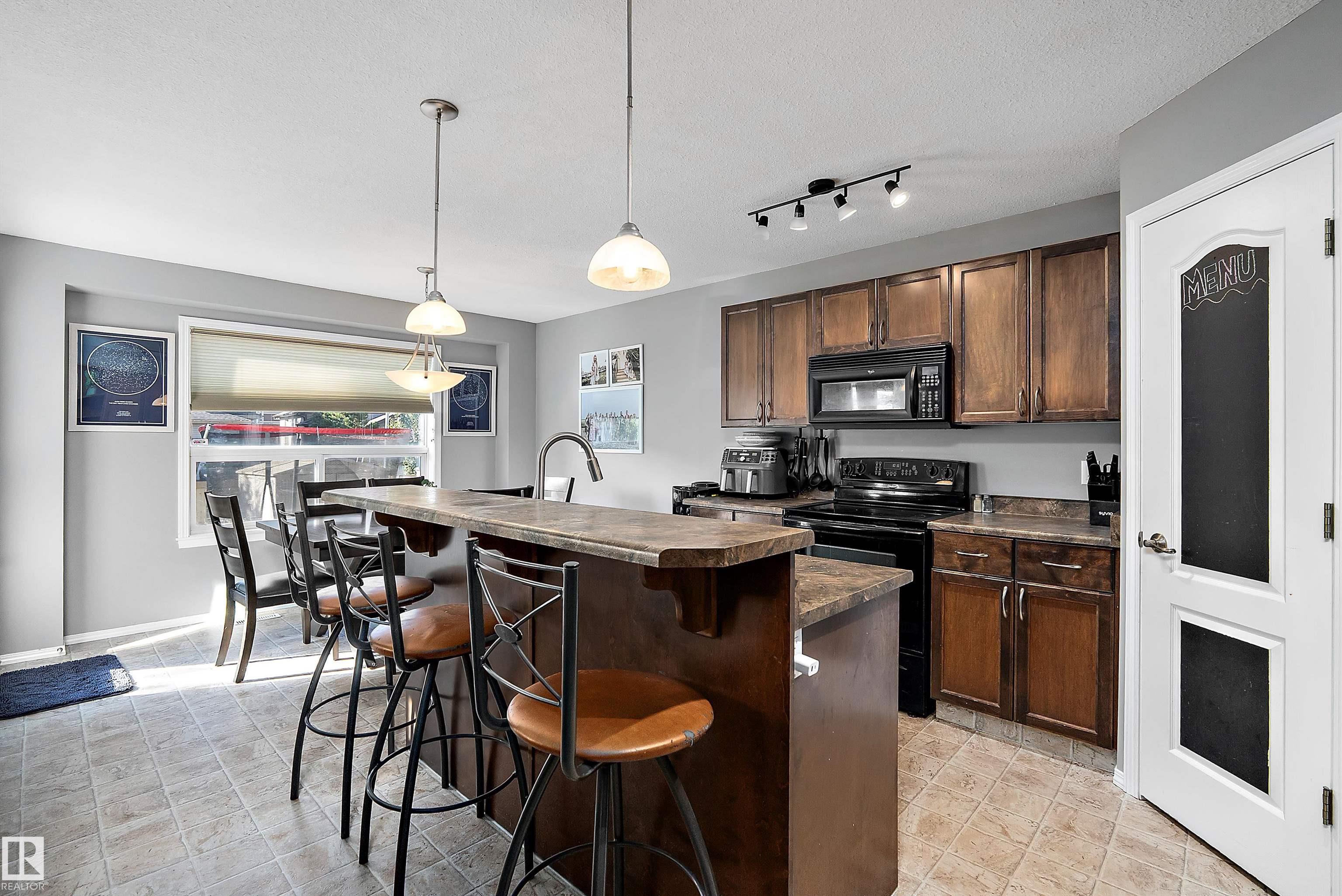 Photo 10 at 143 Acacia Circle, Deer Valley, Leduc