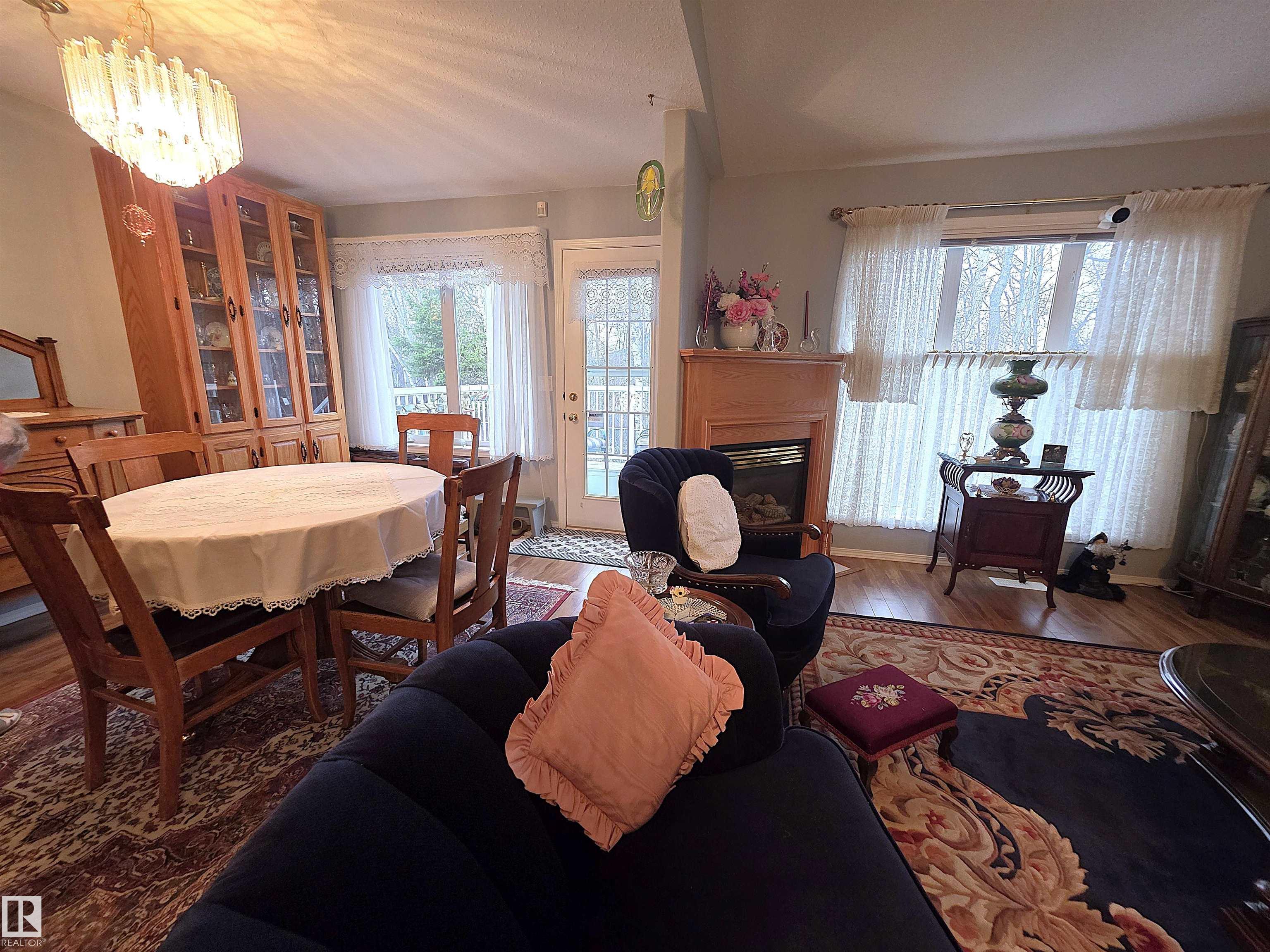 Photo 15 at 208 Ravine villa(s), Bridgeport, Leduc