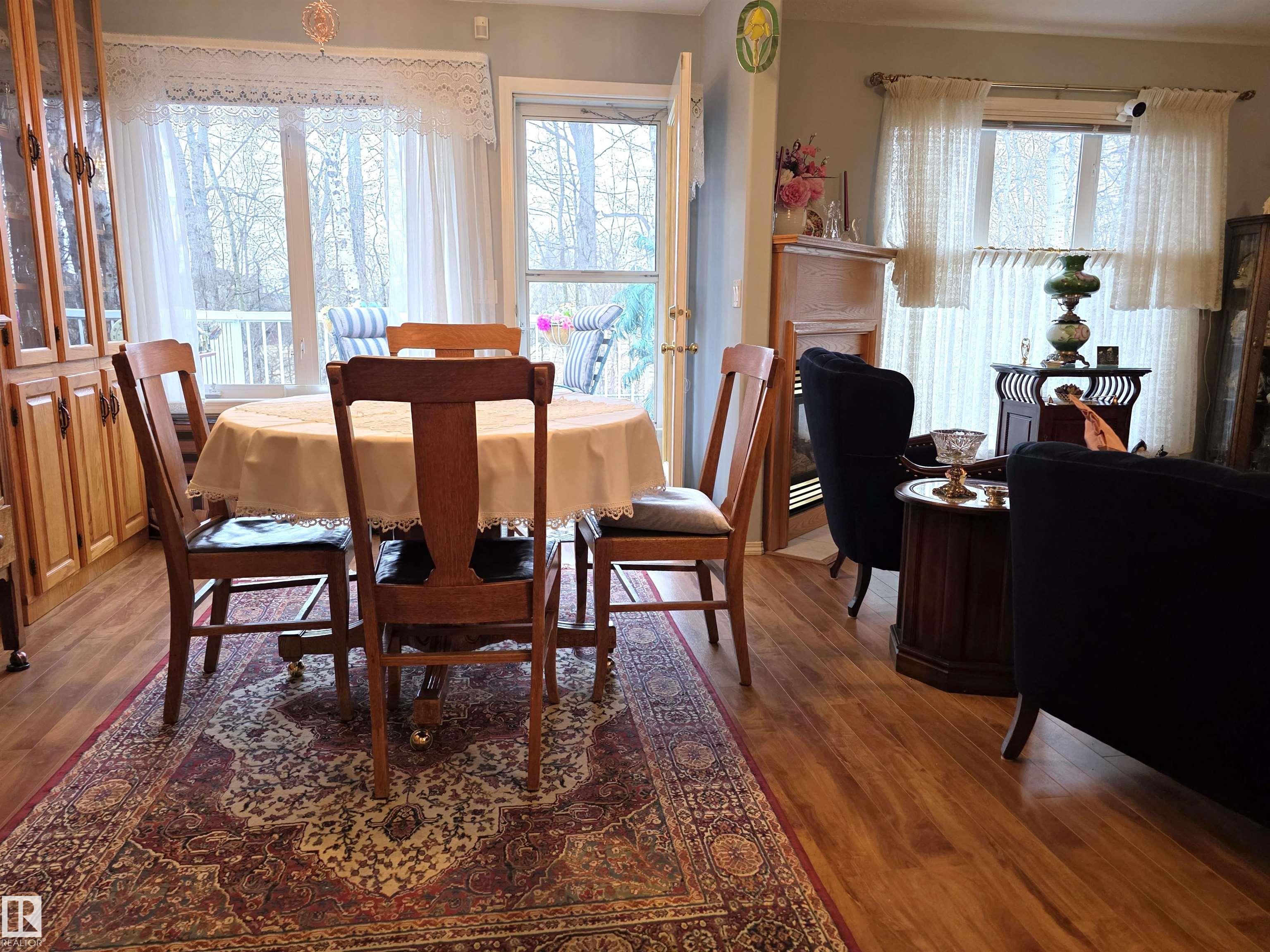 Photo 16 at 208 Ravine villa(s), Bridgeport, Leduc