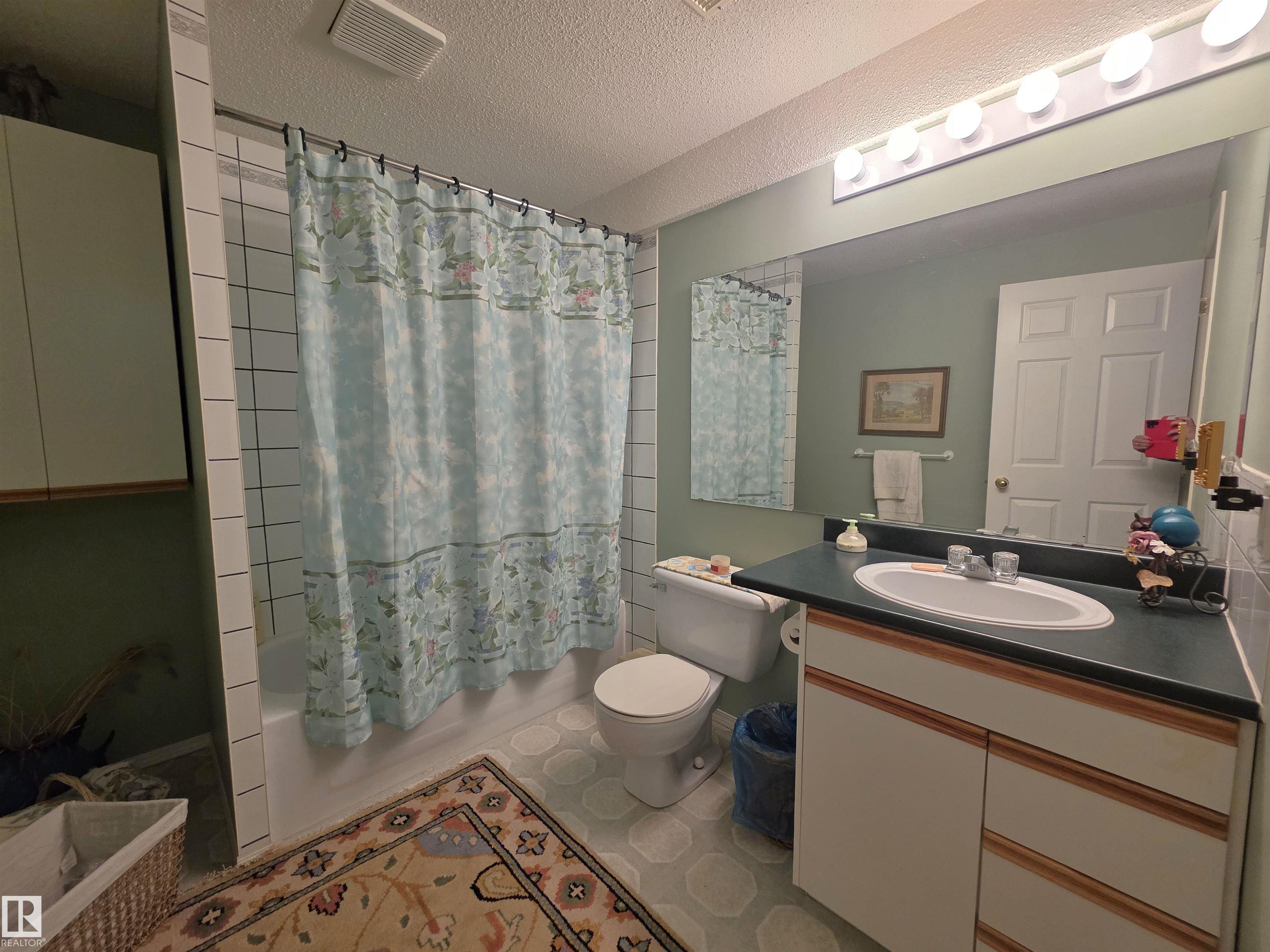 Photo 24 at 208 Ravine villa(s), Bridgeport, Leduc