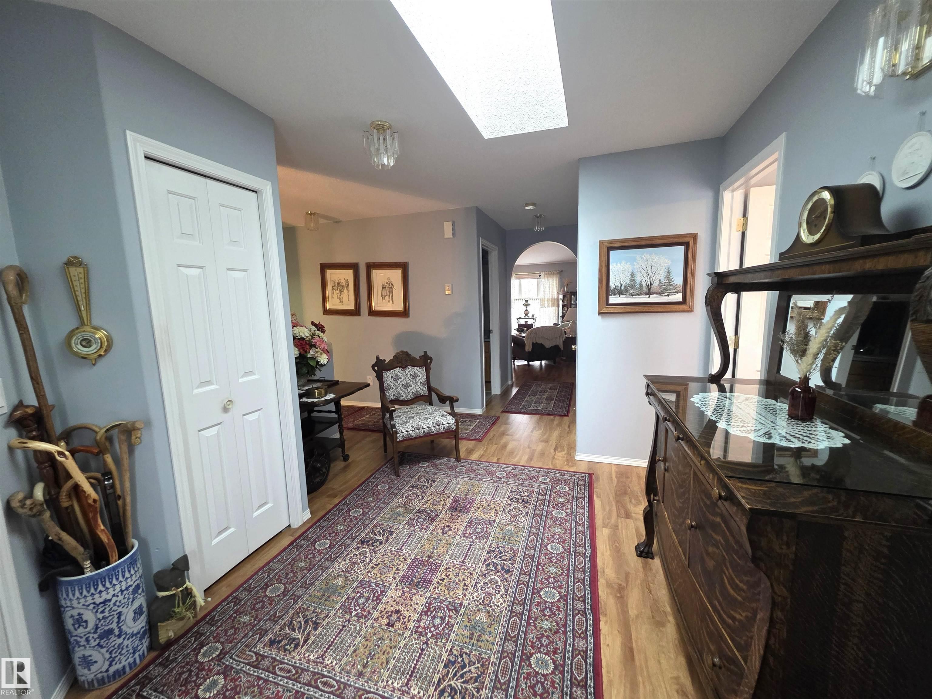 Photo 5 at 208 Ravine villa(s), Bridgeport, Leduc