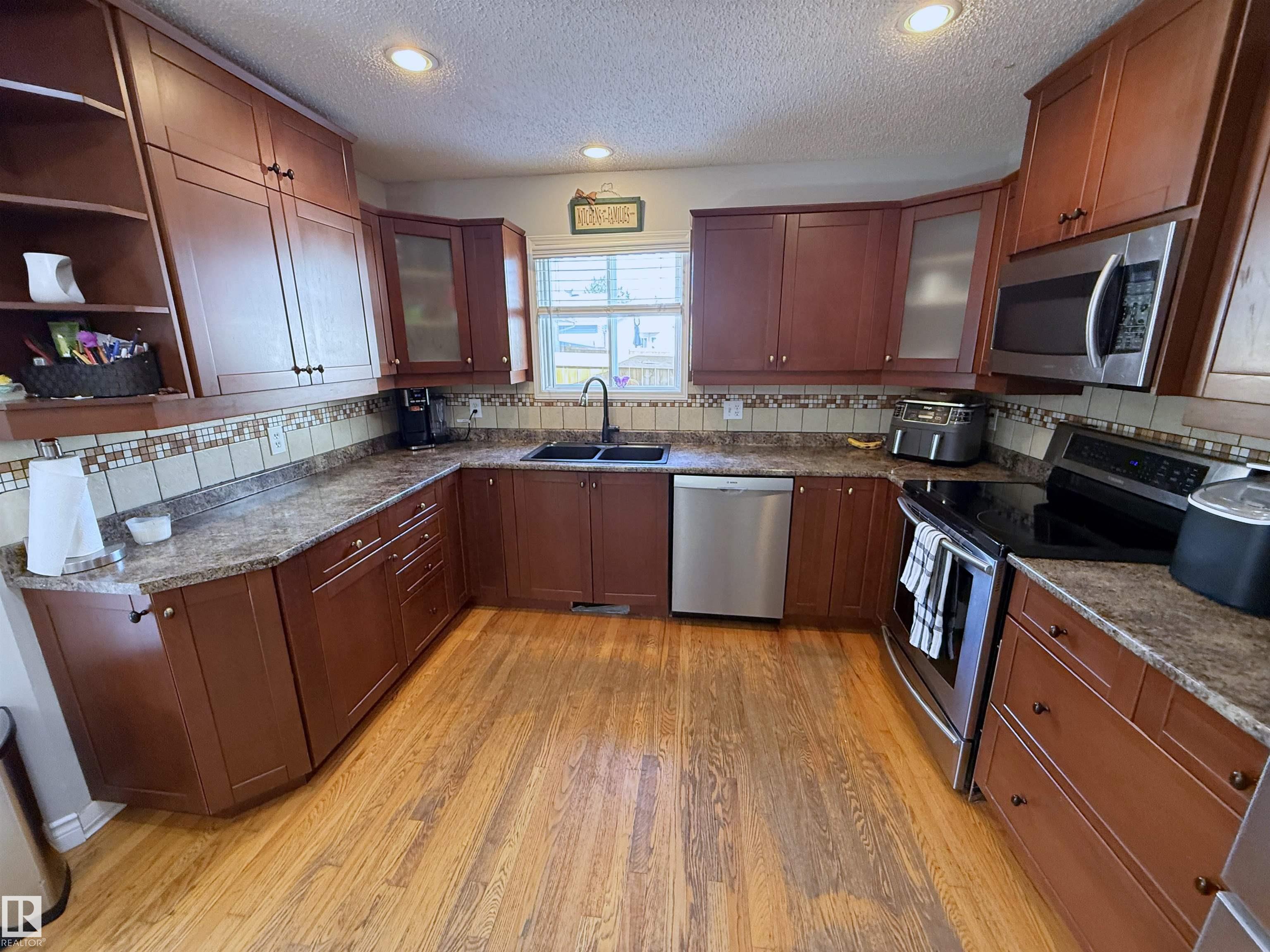 Photo 13 at 123 Westbourne Road, West Grove, Spruce Grove