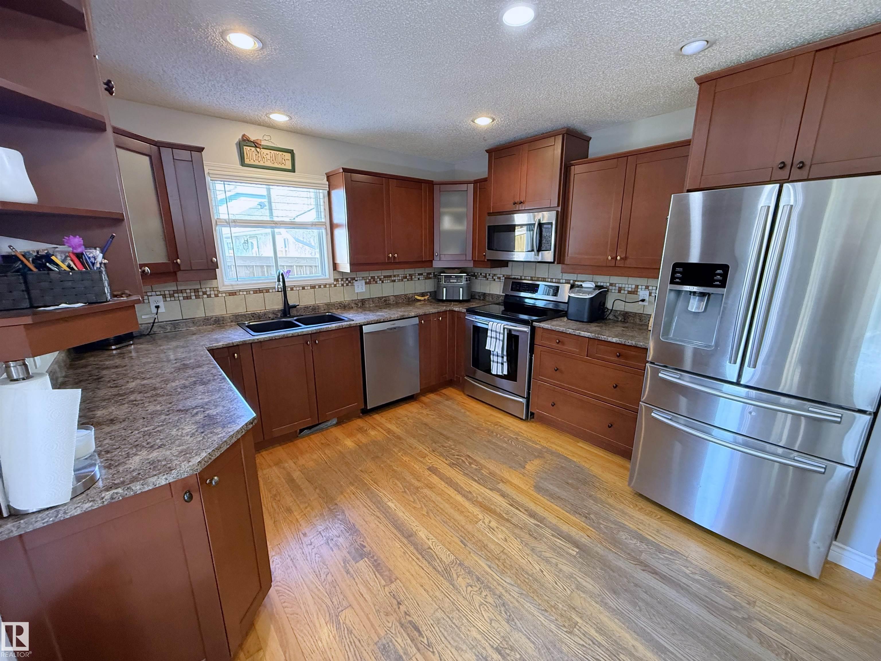 Photo 14 at 123 Westbourne Road, West Grove, Spruce Grove