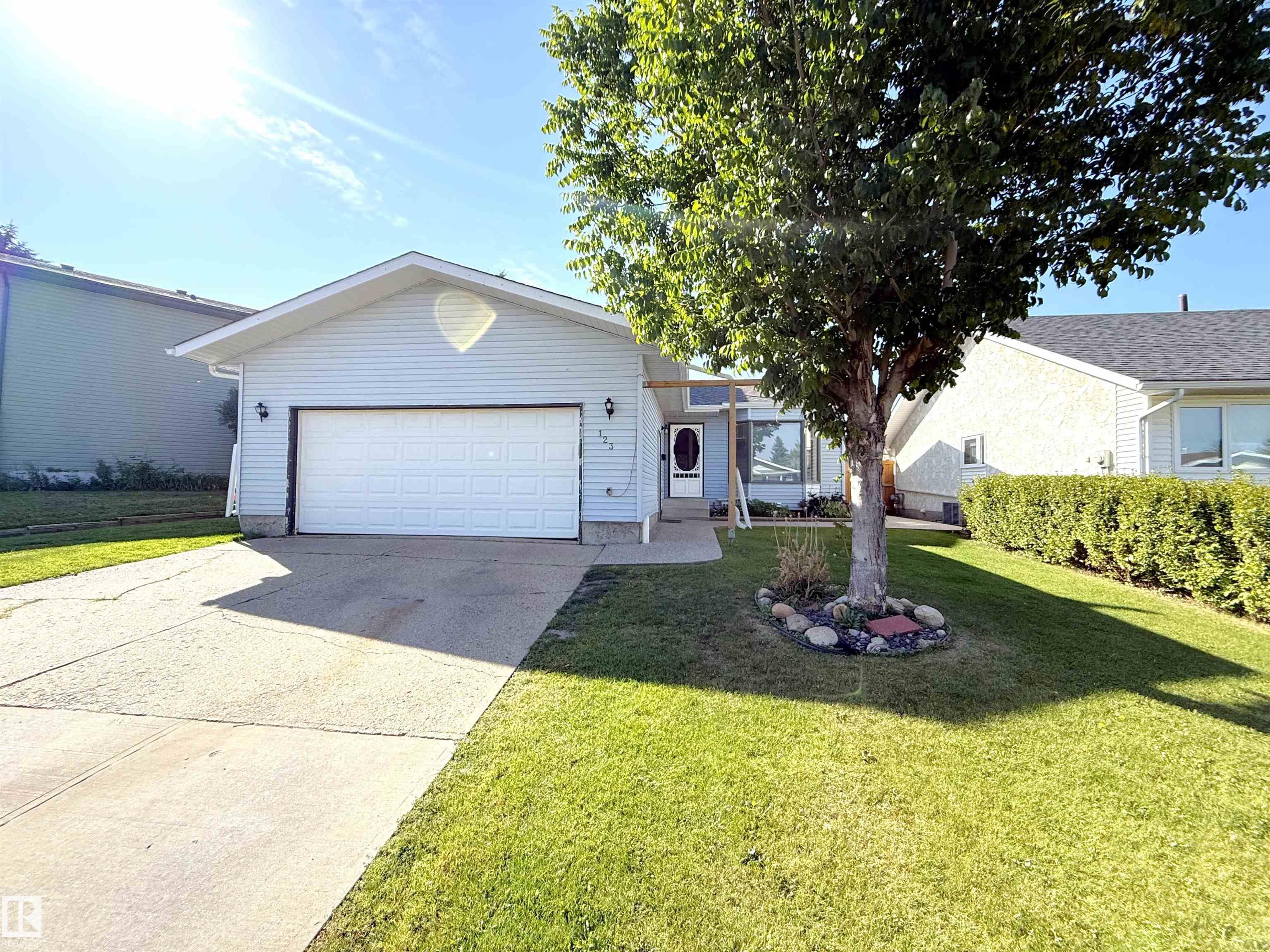 Photo 7 at 123 Westbourne Road, West Grove, Spruce Grove