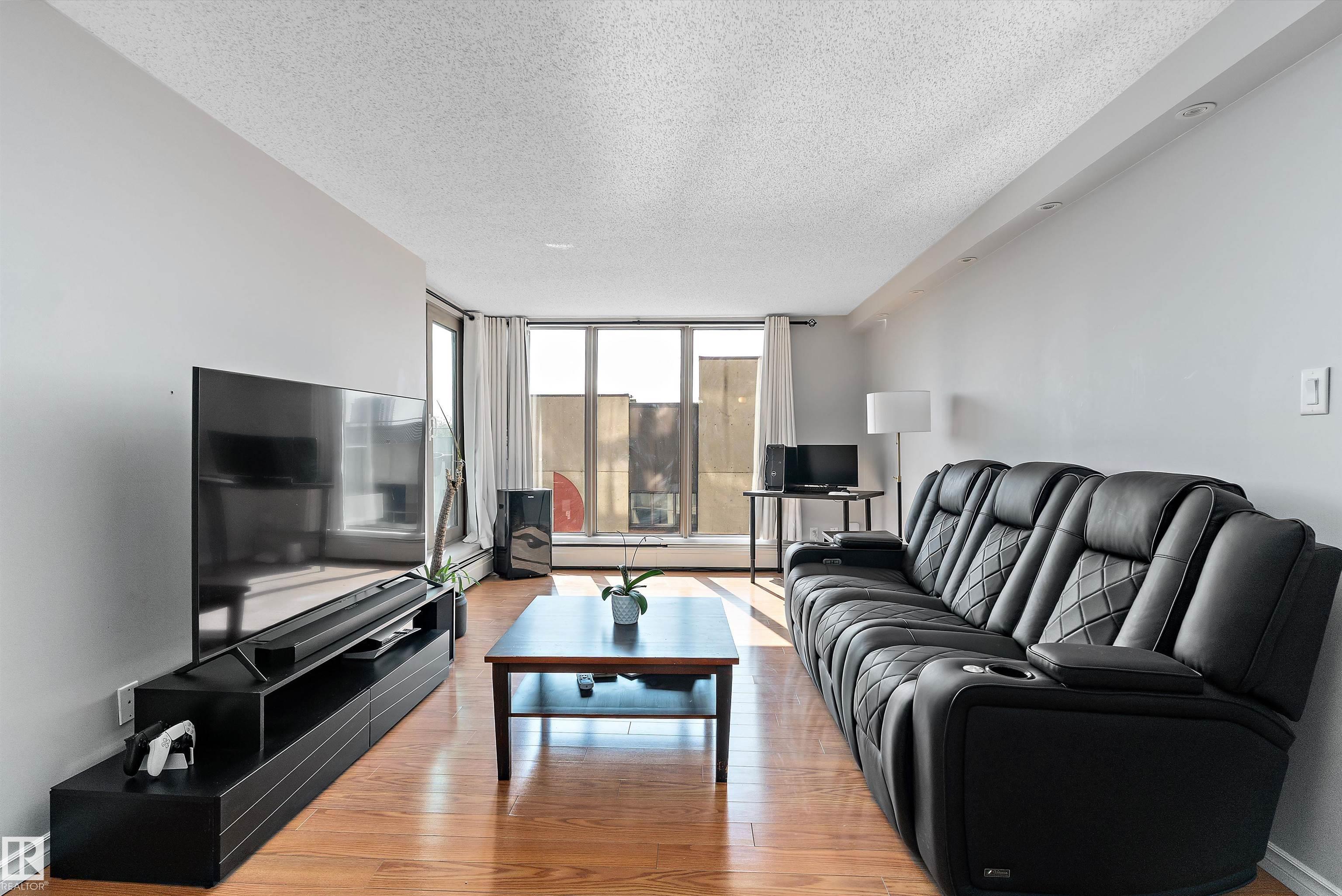 Photo 11 at 404 - 10149 Saskatchewan Drive NW, Strathcona, Edmonton