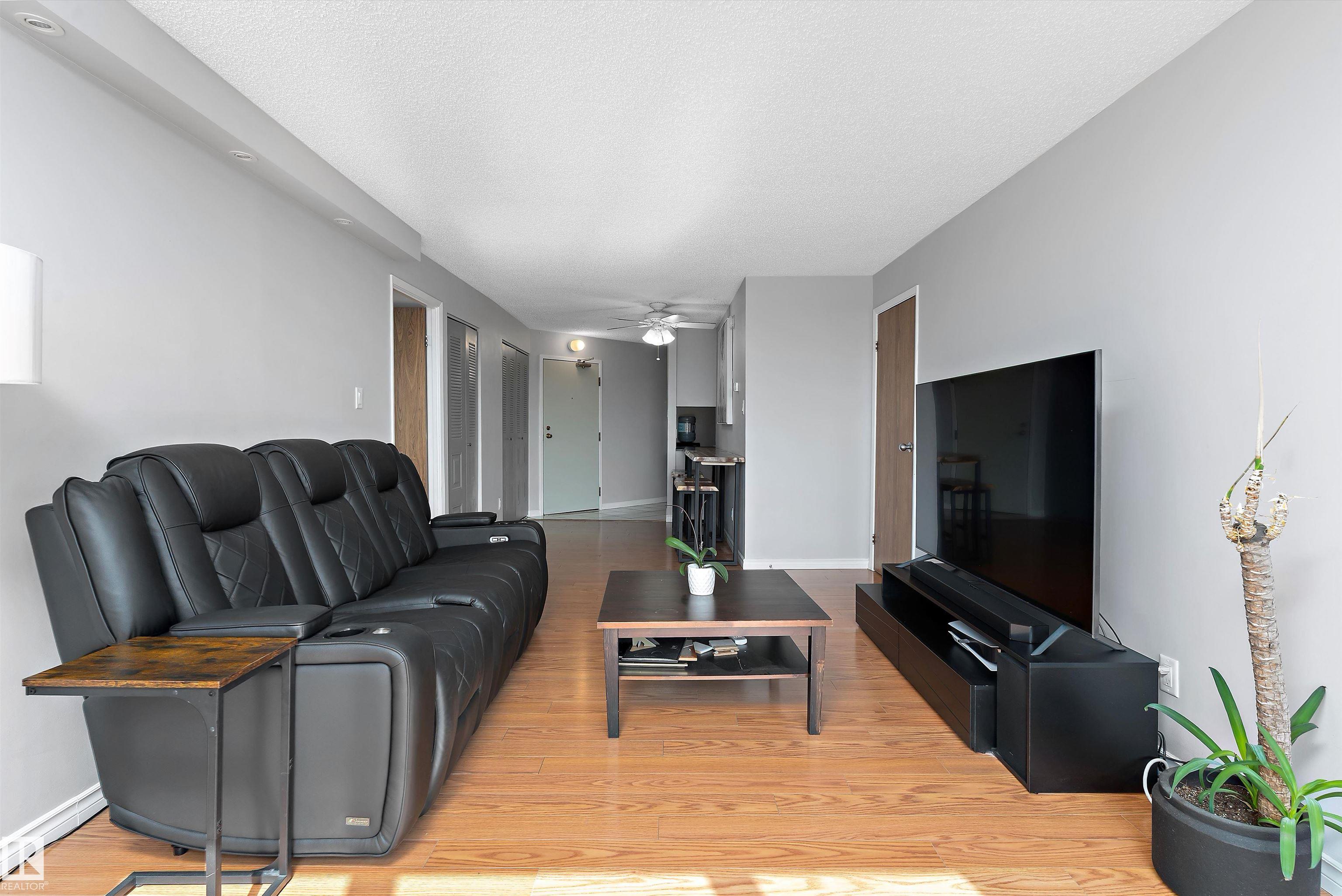 Photo 12 at 404 - 10149 Saskatchewan Drive NW, Strathcona, Edmonton