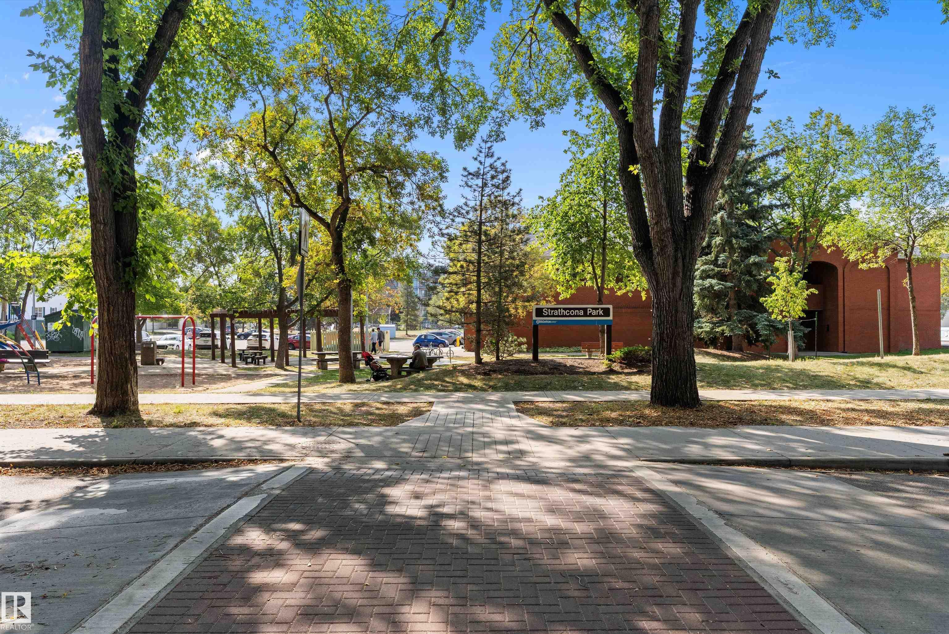 Photo 42 at 404 - 10149 Saskatchewan Drive NW, Strathcona, Edmonton