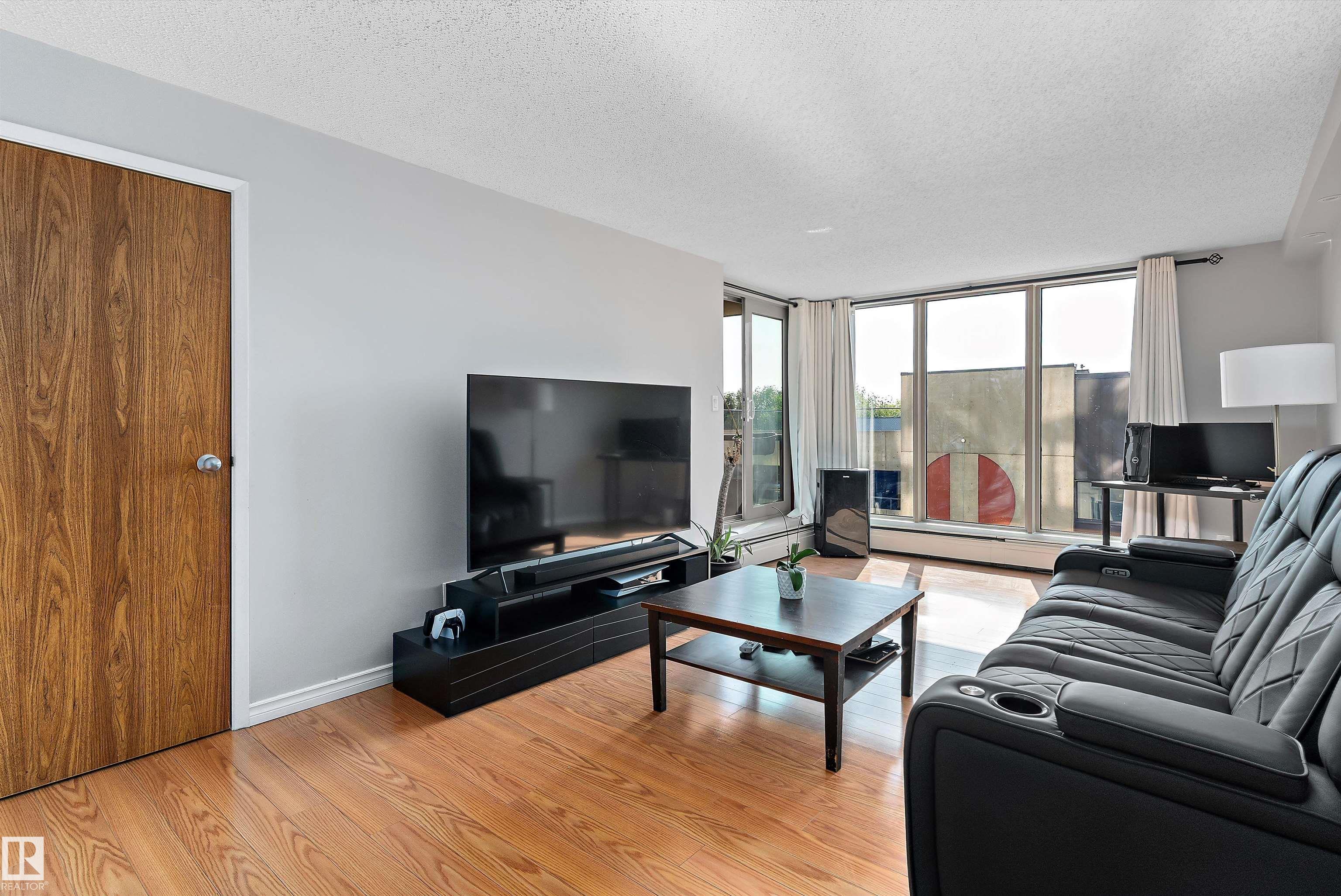 Photo 10 at 404 - 10149 Saskatchewan Drive NW, Strathcona, Edmonton