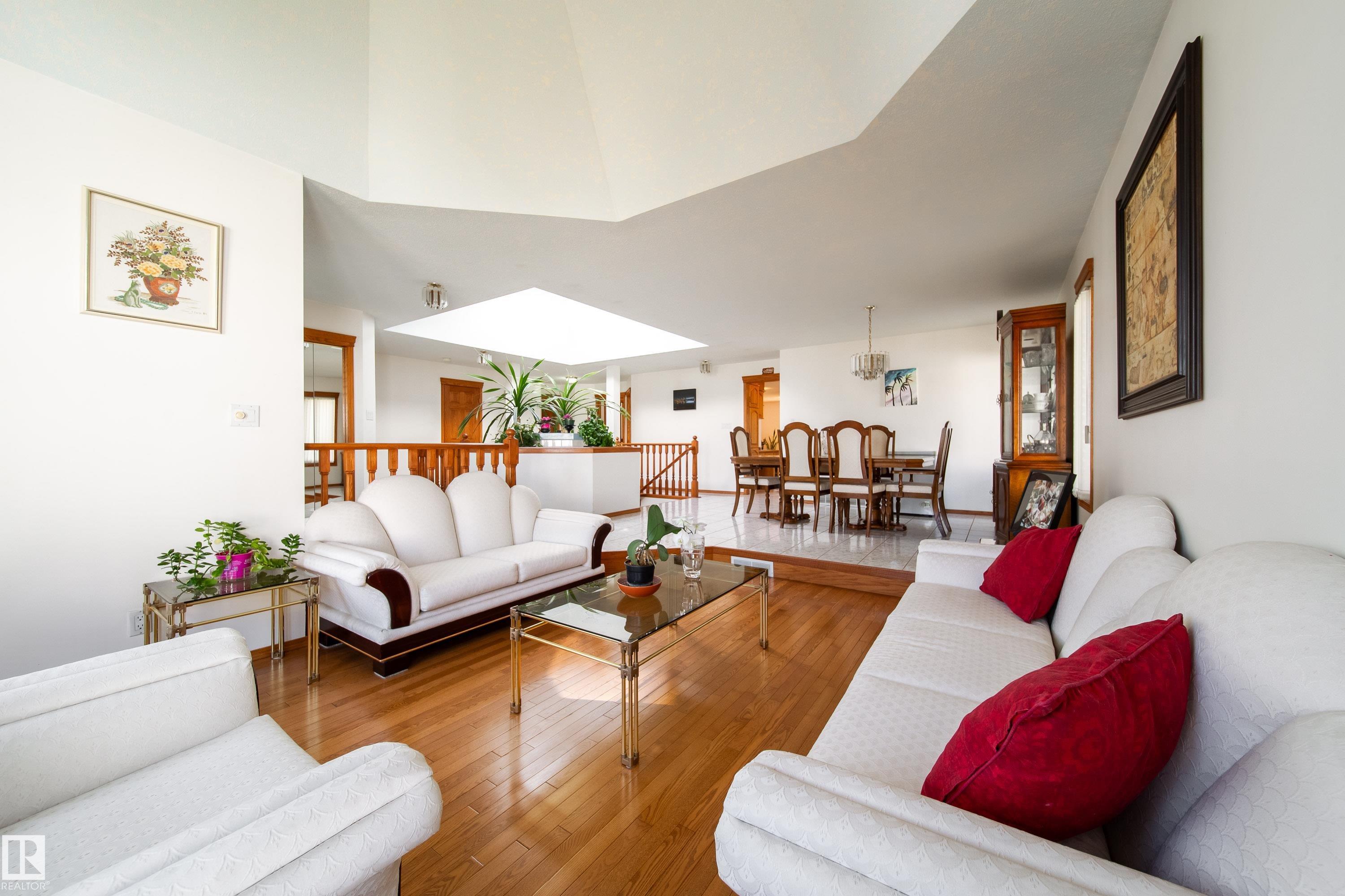 Photo 12 at 4228 46 Street NW, Jackson Heights, Edmonton