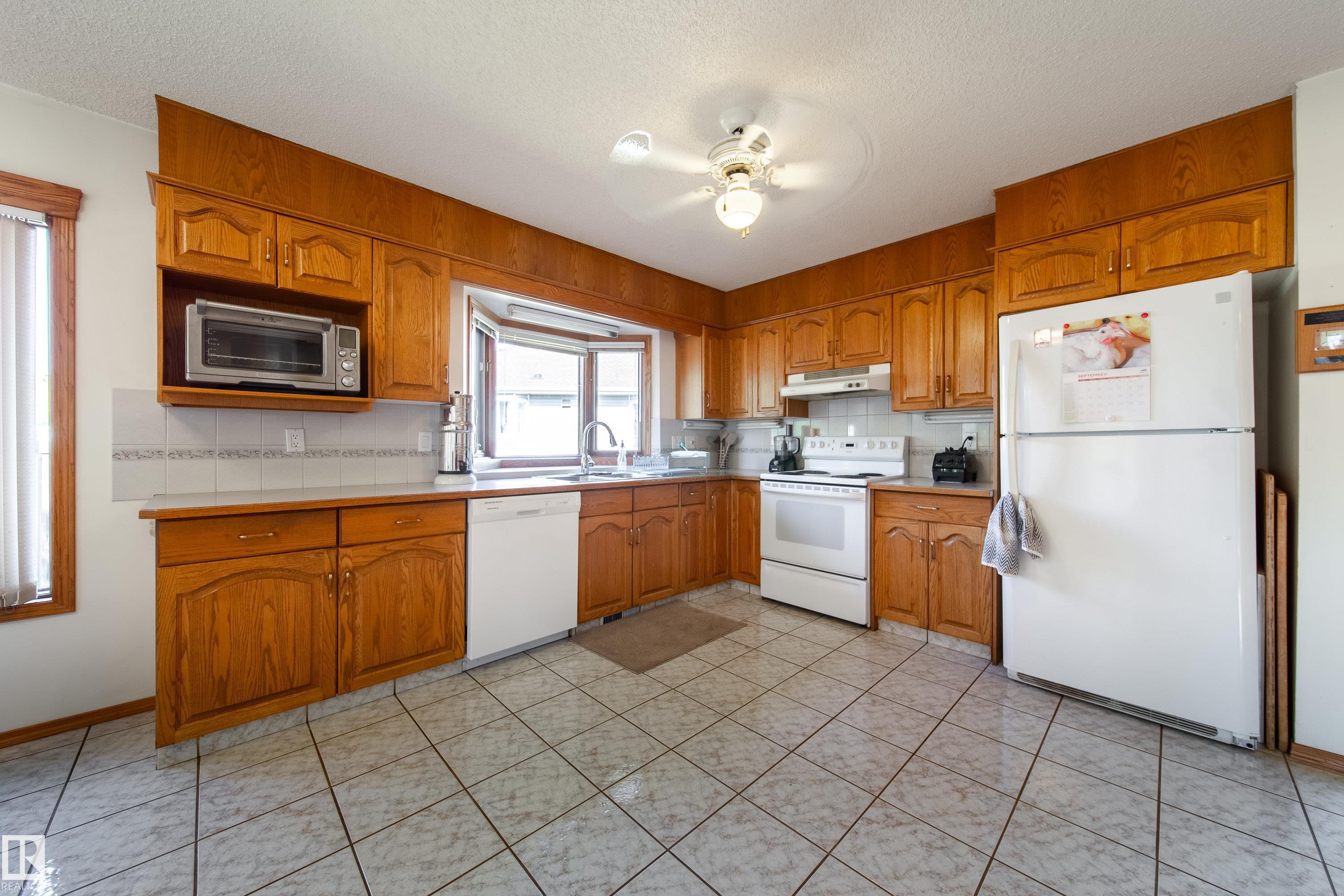 Photo 17 at 4228 46 Street NW, Jackson Heights, Edmonton