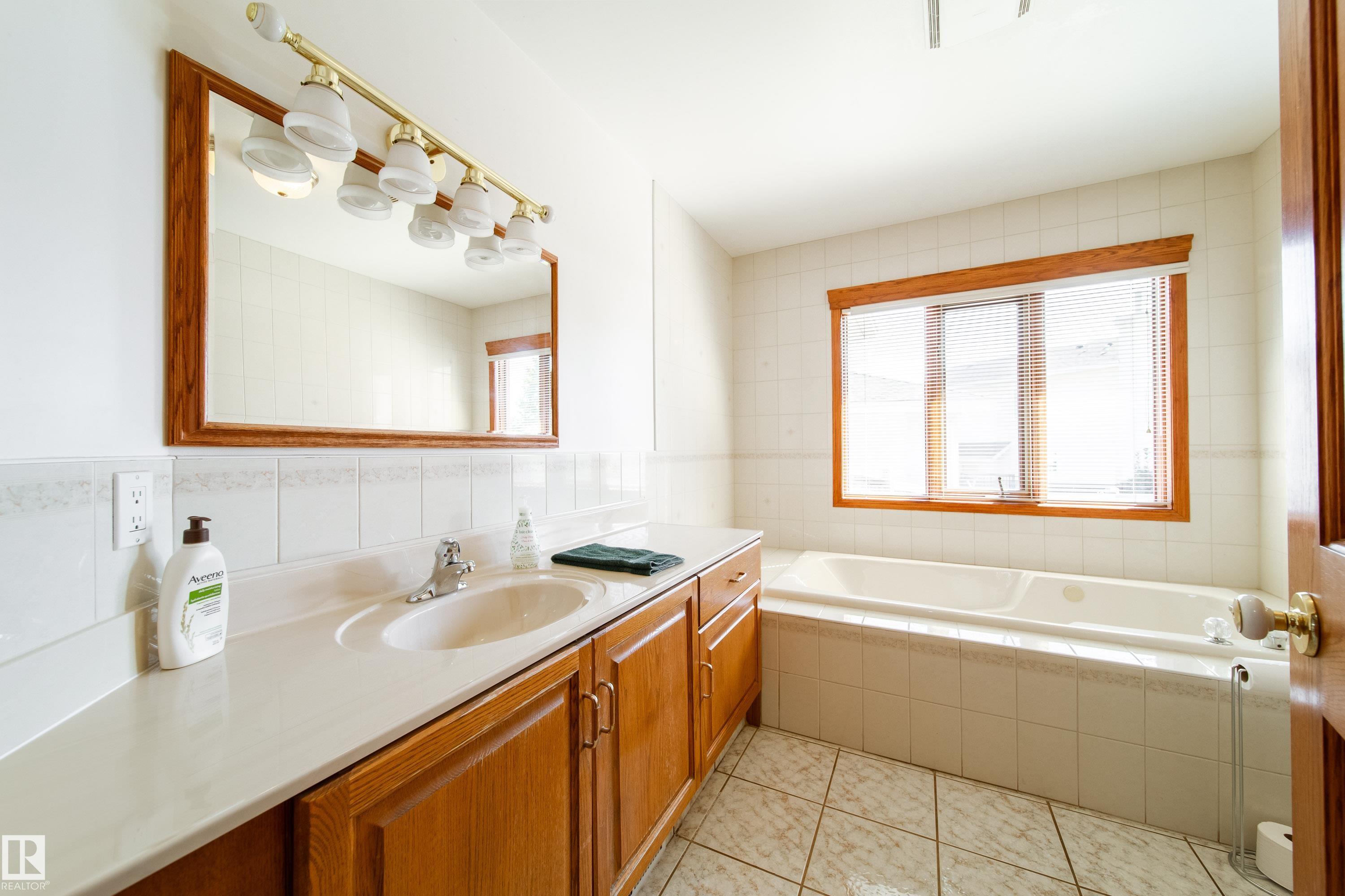 Photo 29 at 4228 46 Street NW, Jackson Heights, Edmonton